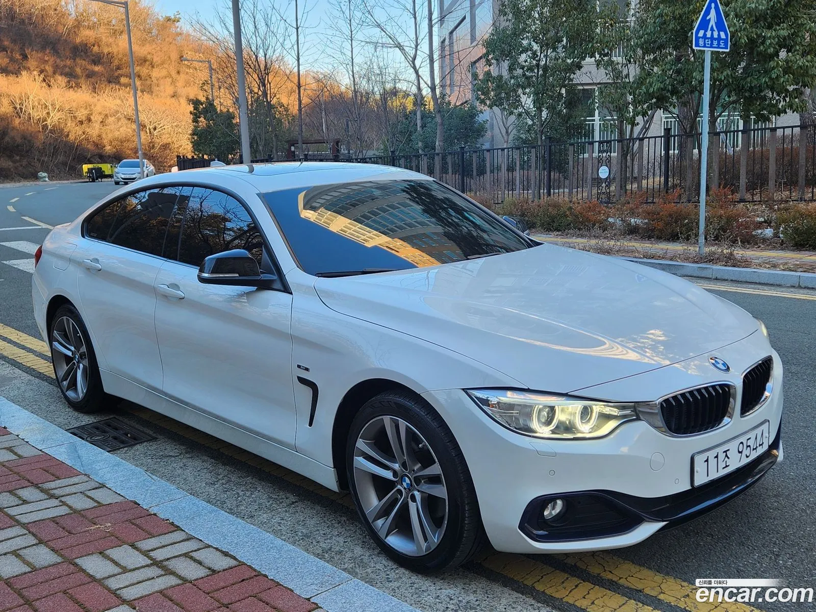BMW 4 Series F32 420D xDrive Sports Gran Coupe - фотография 16504296