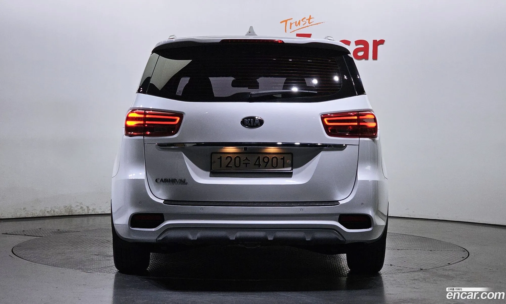 Kia Carnival Iii 9-Seater Luxury 2019 - фотография 15628201
