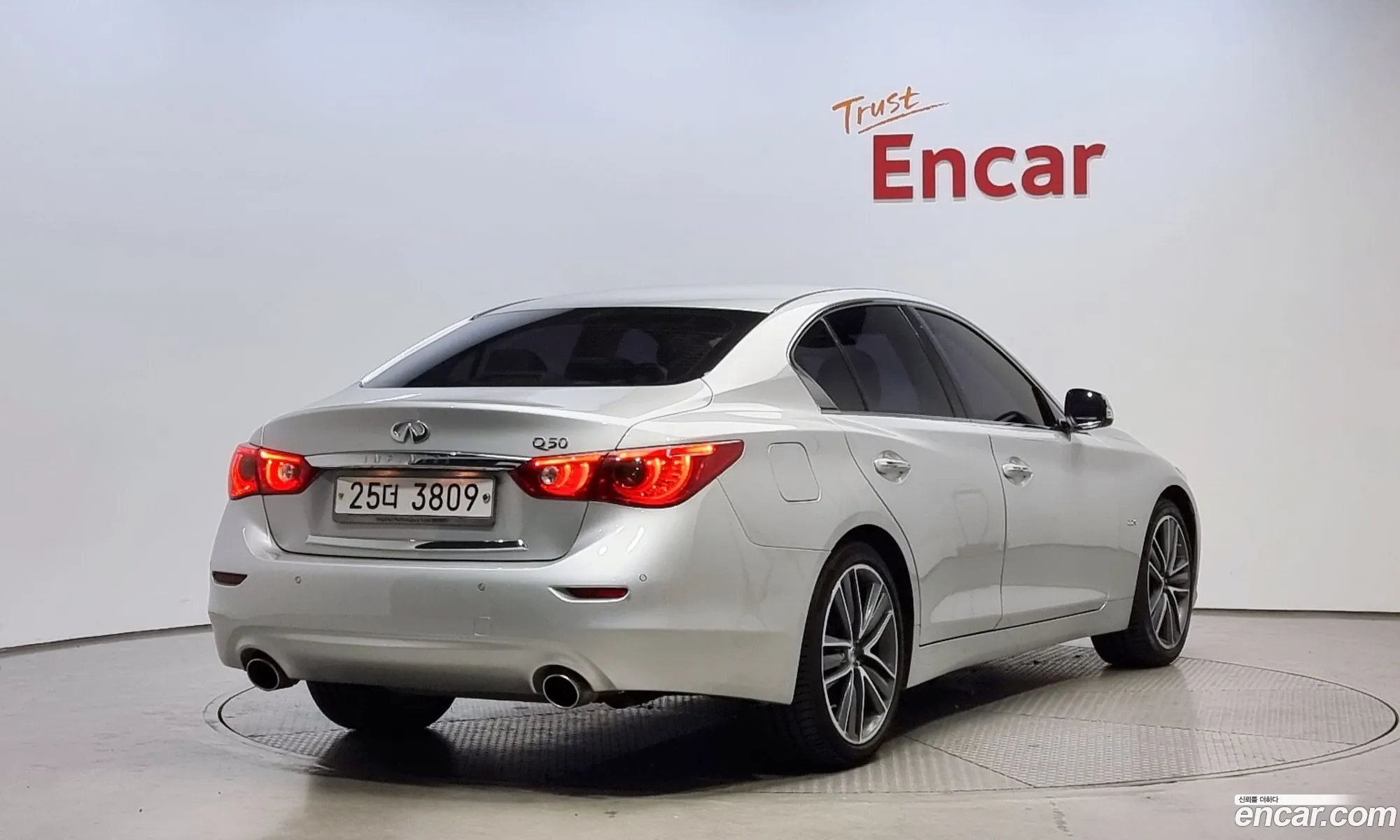 Infiniti Q50 22D Premium 2014 - фотография 3774796