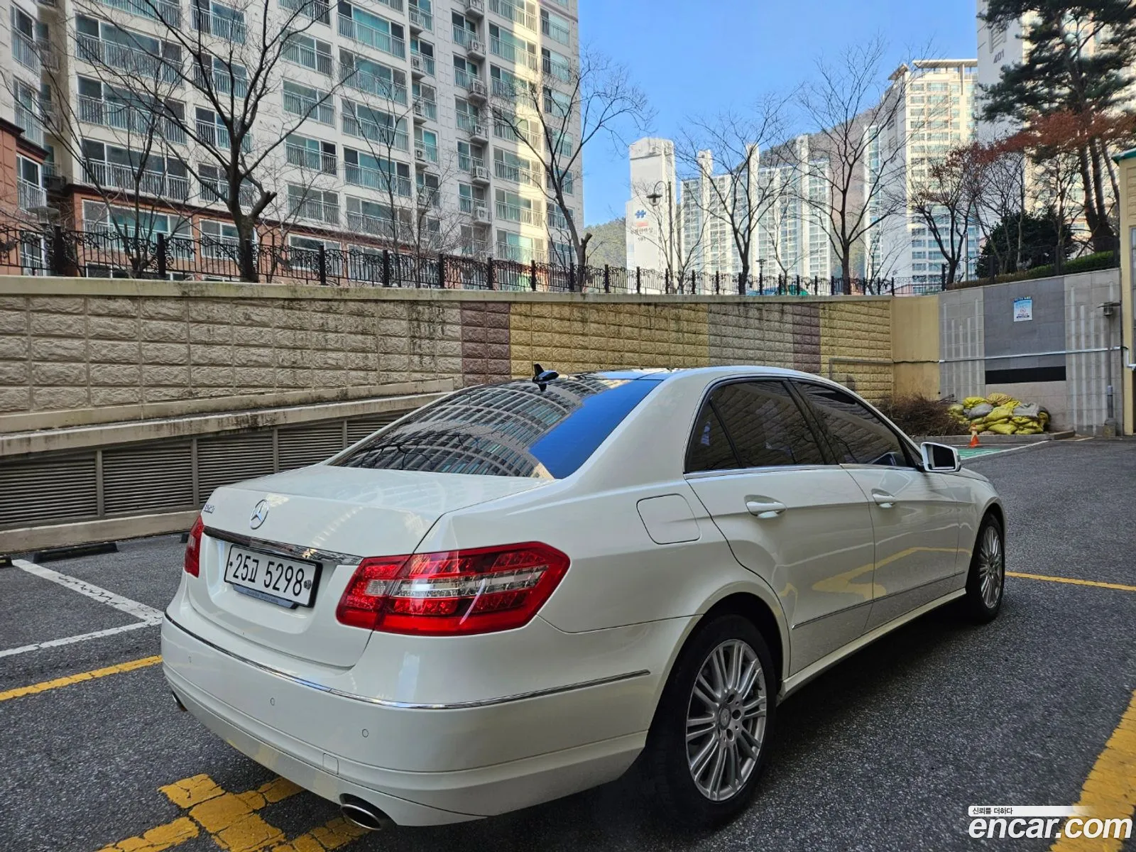 Mercedes E-Class W212 E300 Elegance - фотография 12653689