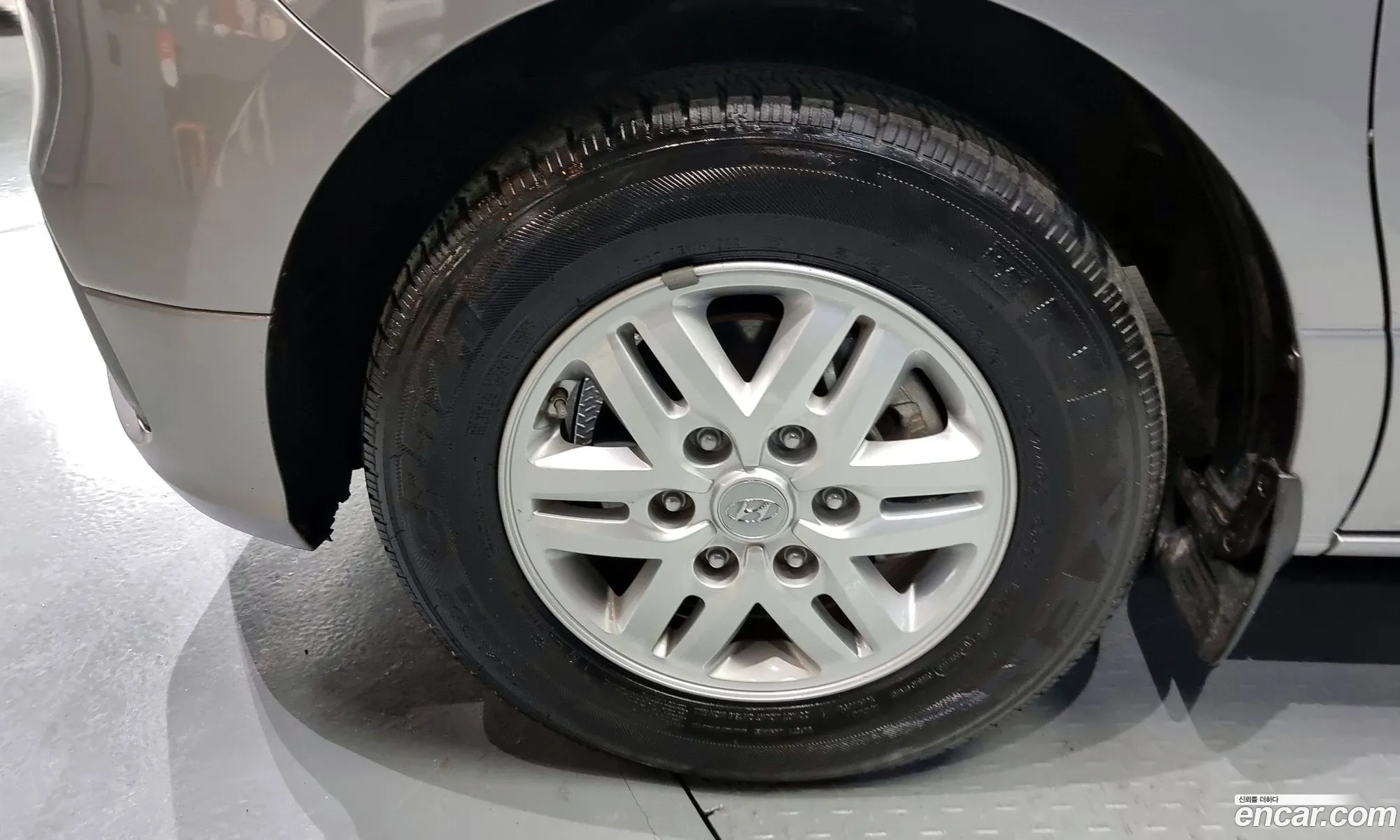Hyundai Starex 5 Seater Van 2019 - фотография 12003223