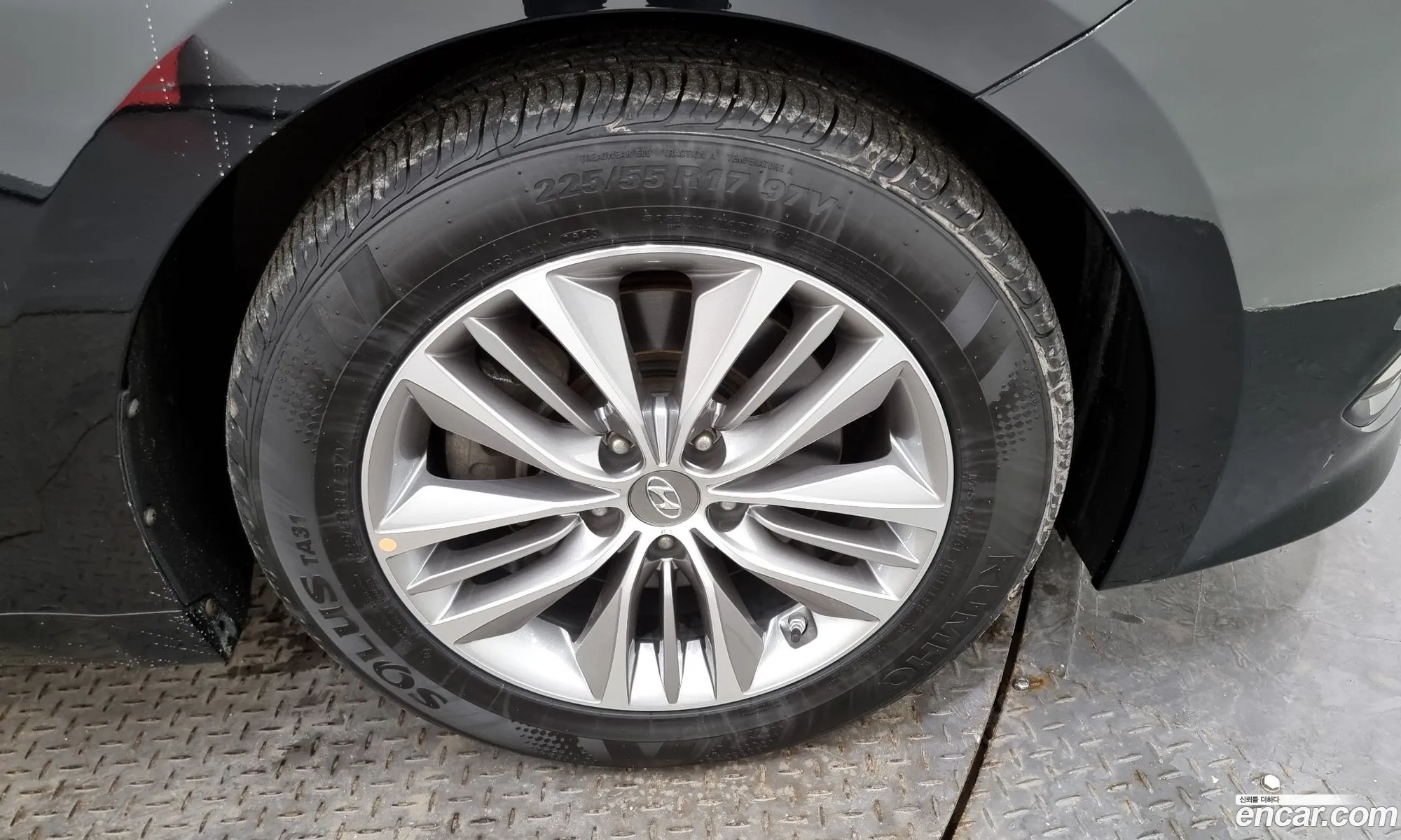 Hyundai Grandeur V Hg240 Modern 2015 - фотография 15160976