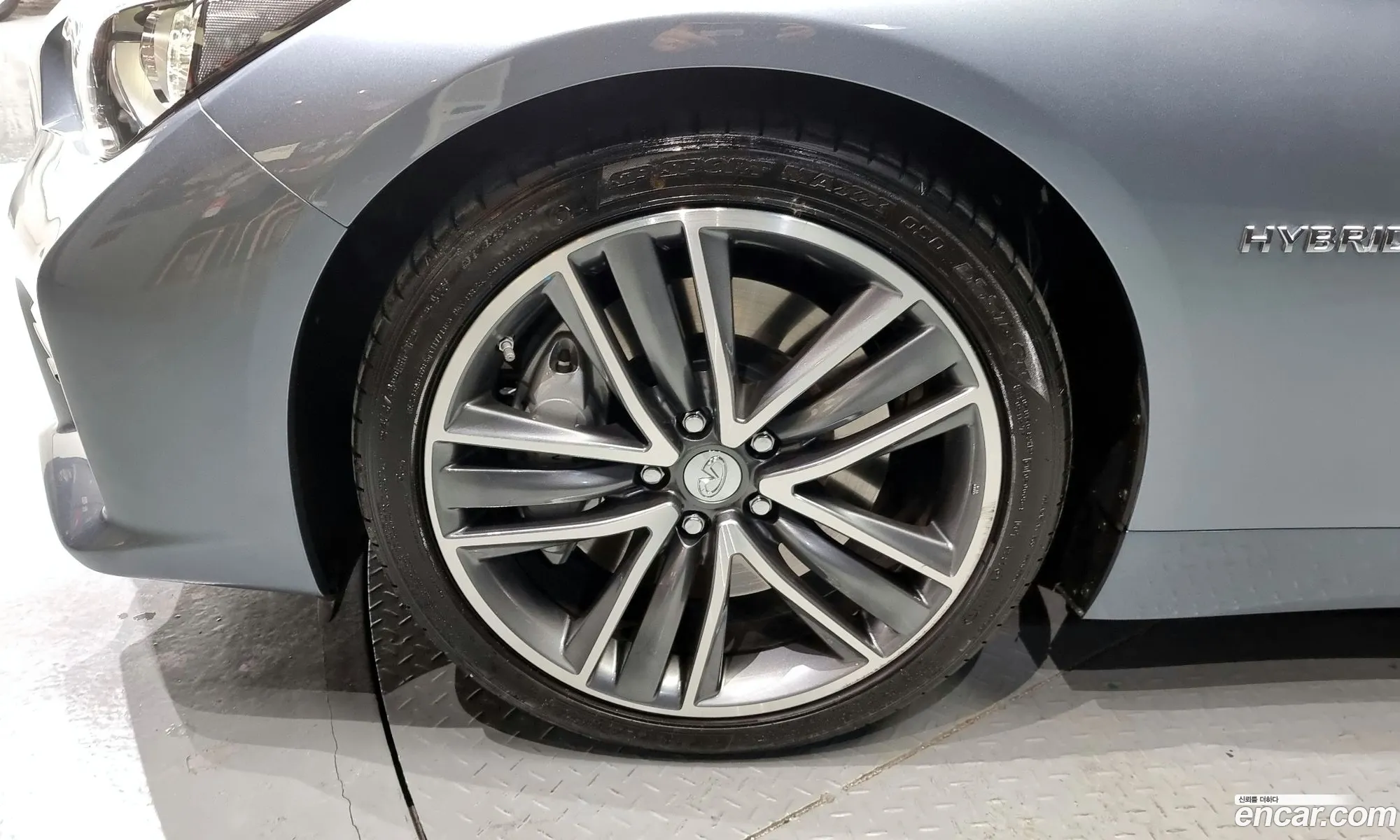 Infiniti Q50 35 Hybrid Essence 2016 - фотография 3801038