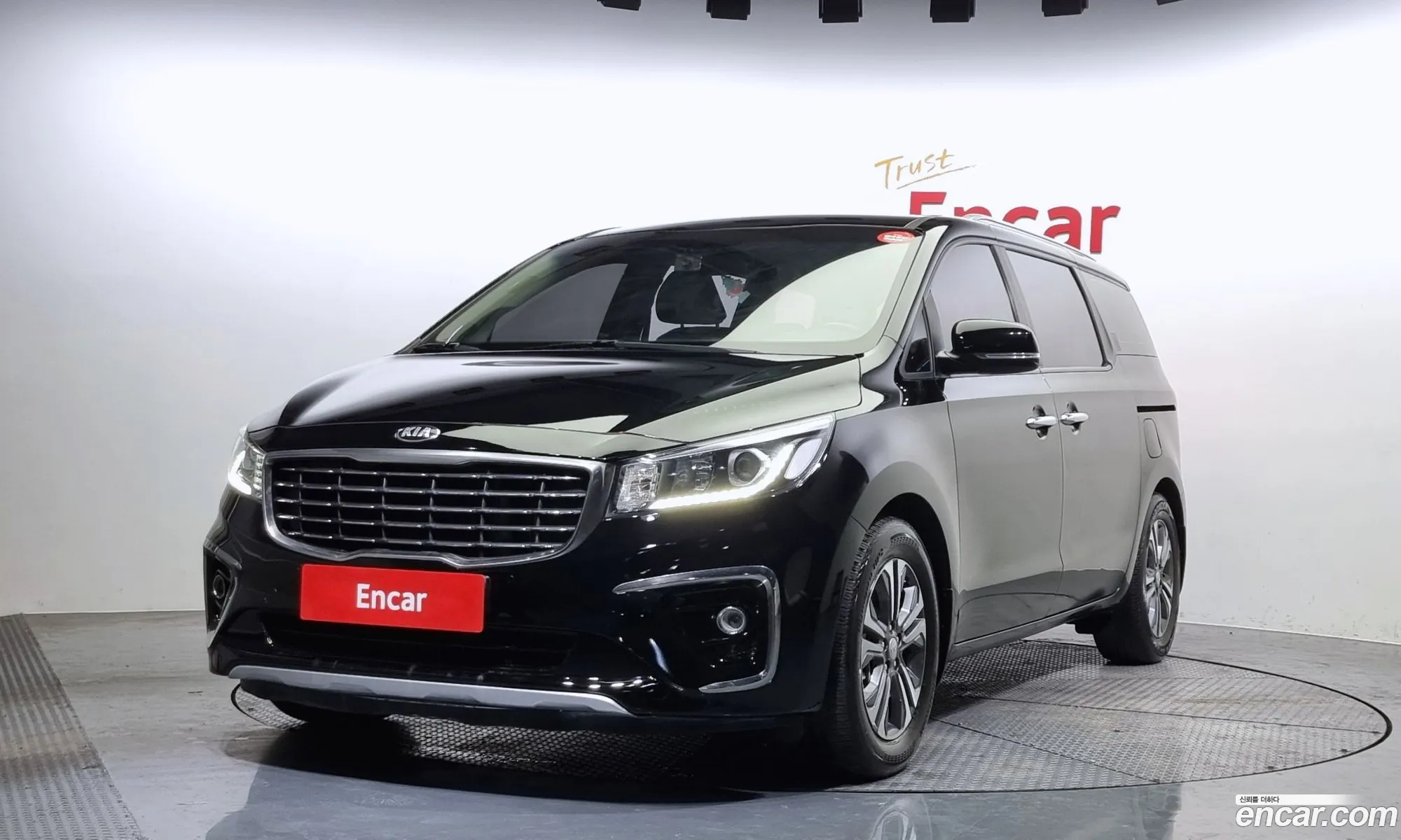 Kia Carnival Iii 9-Seater Luxury 2019 - фотография 14204589