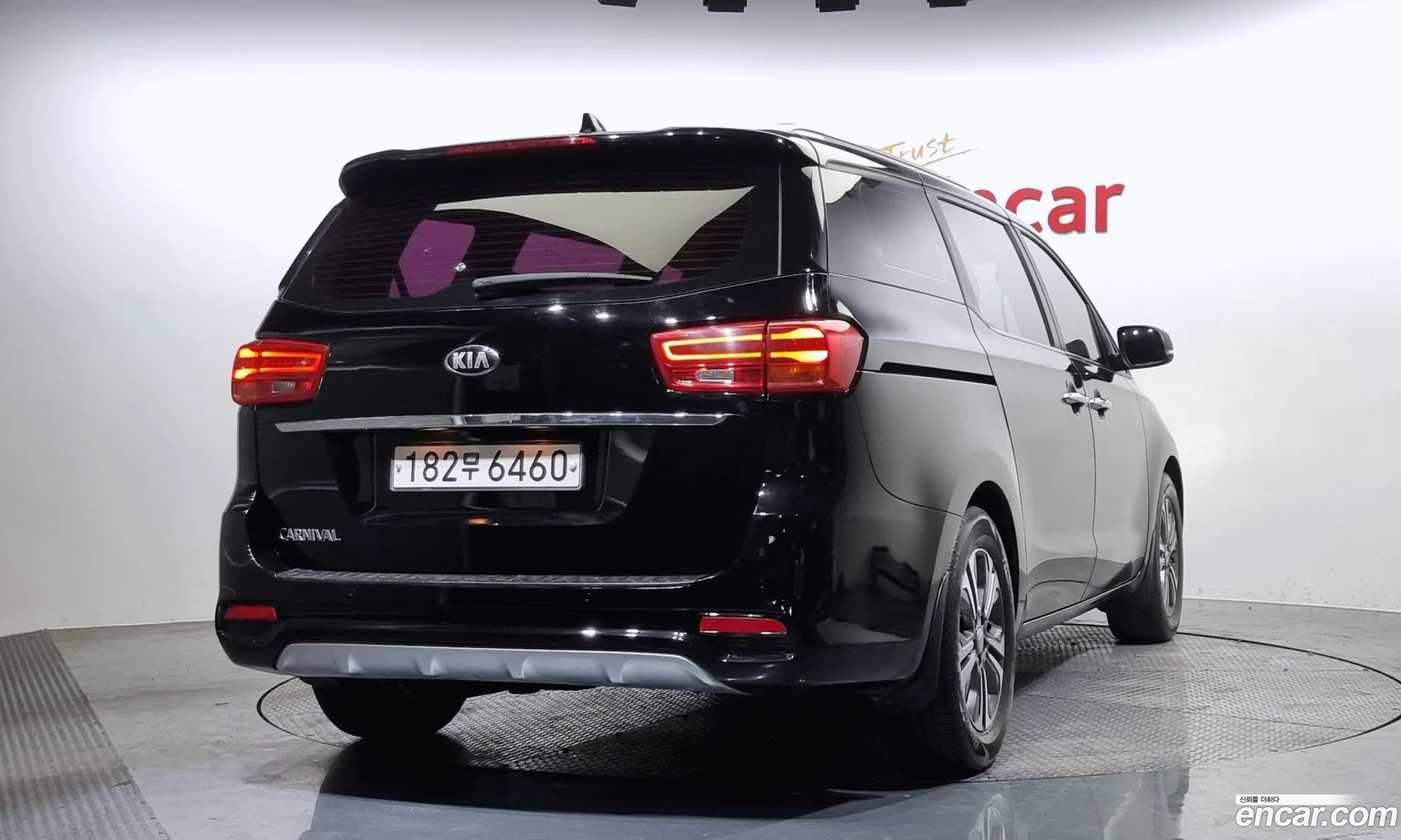 Kia Carnival Iii 9-Seater Luxury 2019 - фотография 14204590