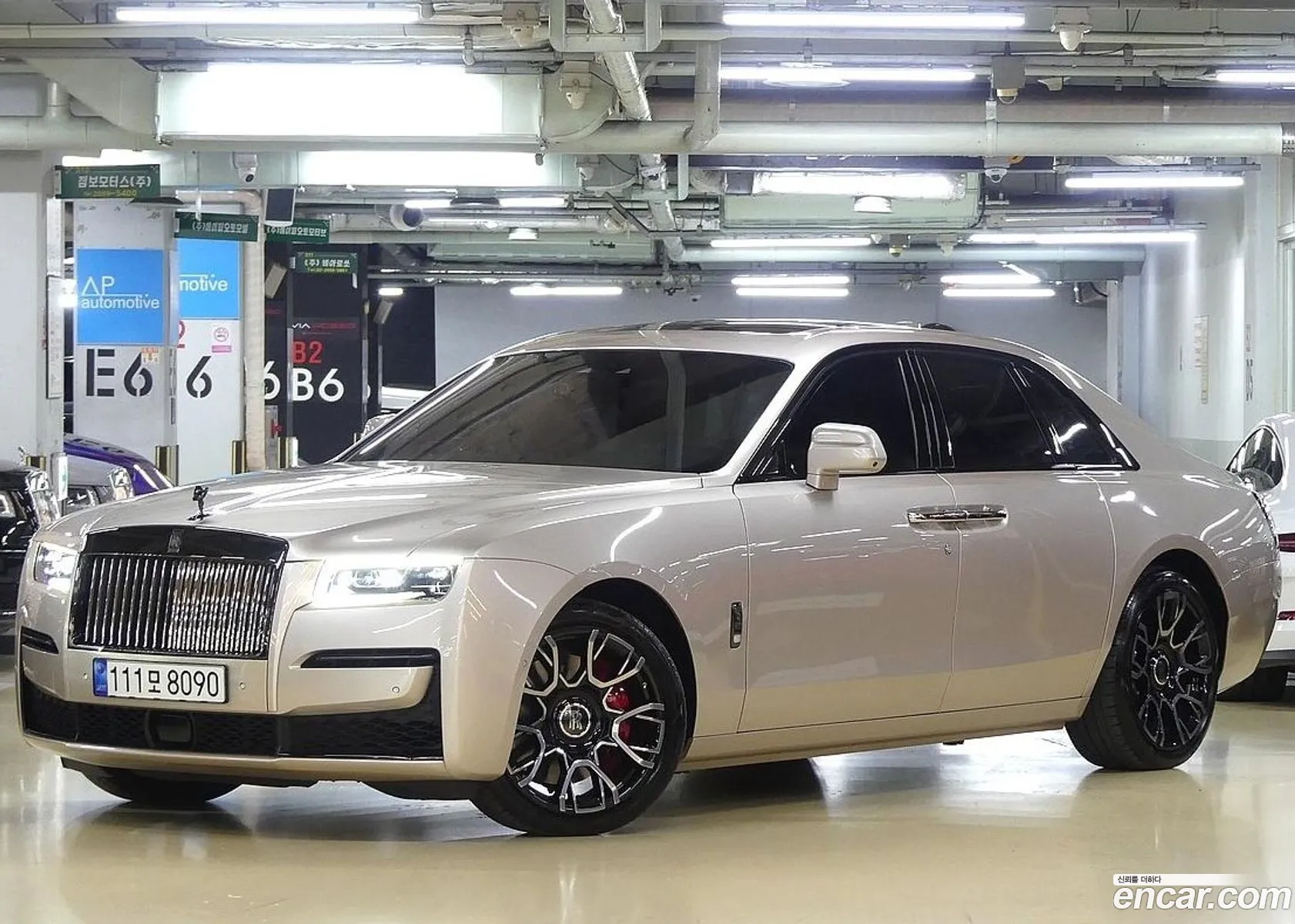 Rolls-Royce Ghost 67 V12 Black Badge 2023 - фотография 3507815
