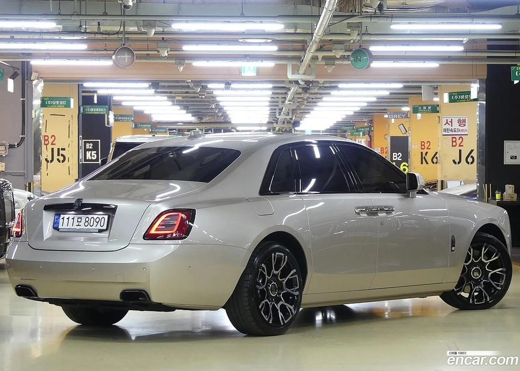 Rolls-Royce Ghost 67 V12 Black Badge 2023 - фотография 3507816