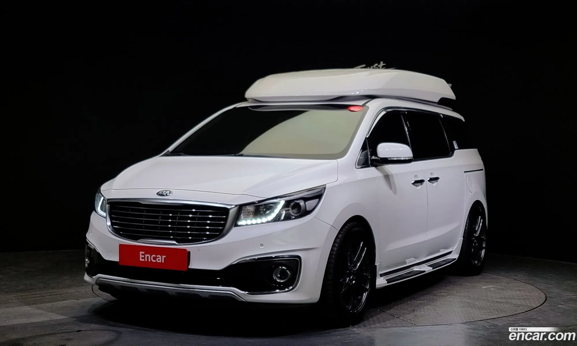 Kia Carnival 9-Seater High Limousine 2018 - фотография 11216260