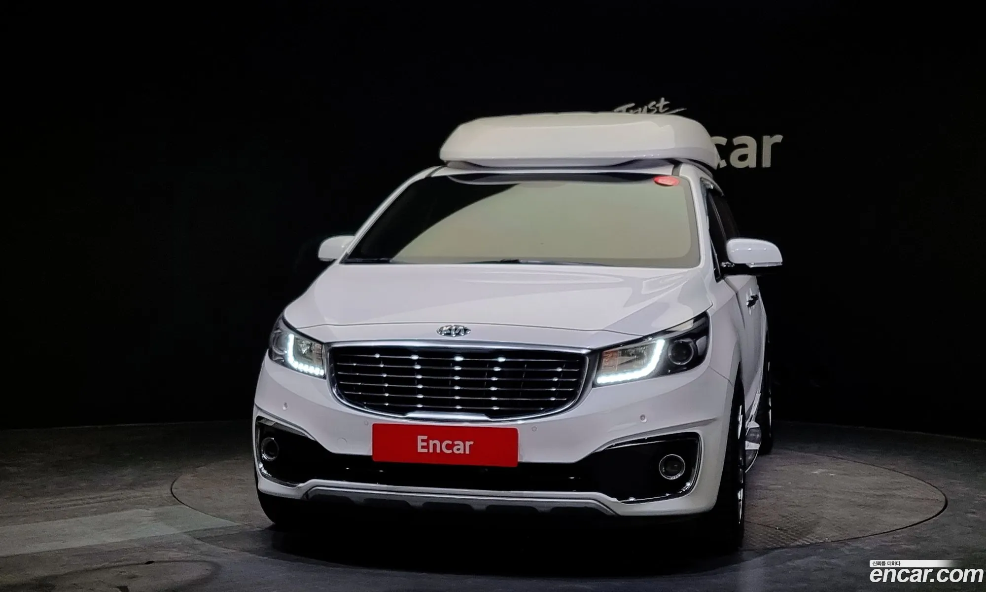 Kia Carnival 9-Seater High Limousine 2018 - фотография 11216262