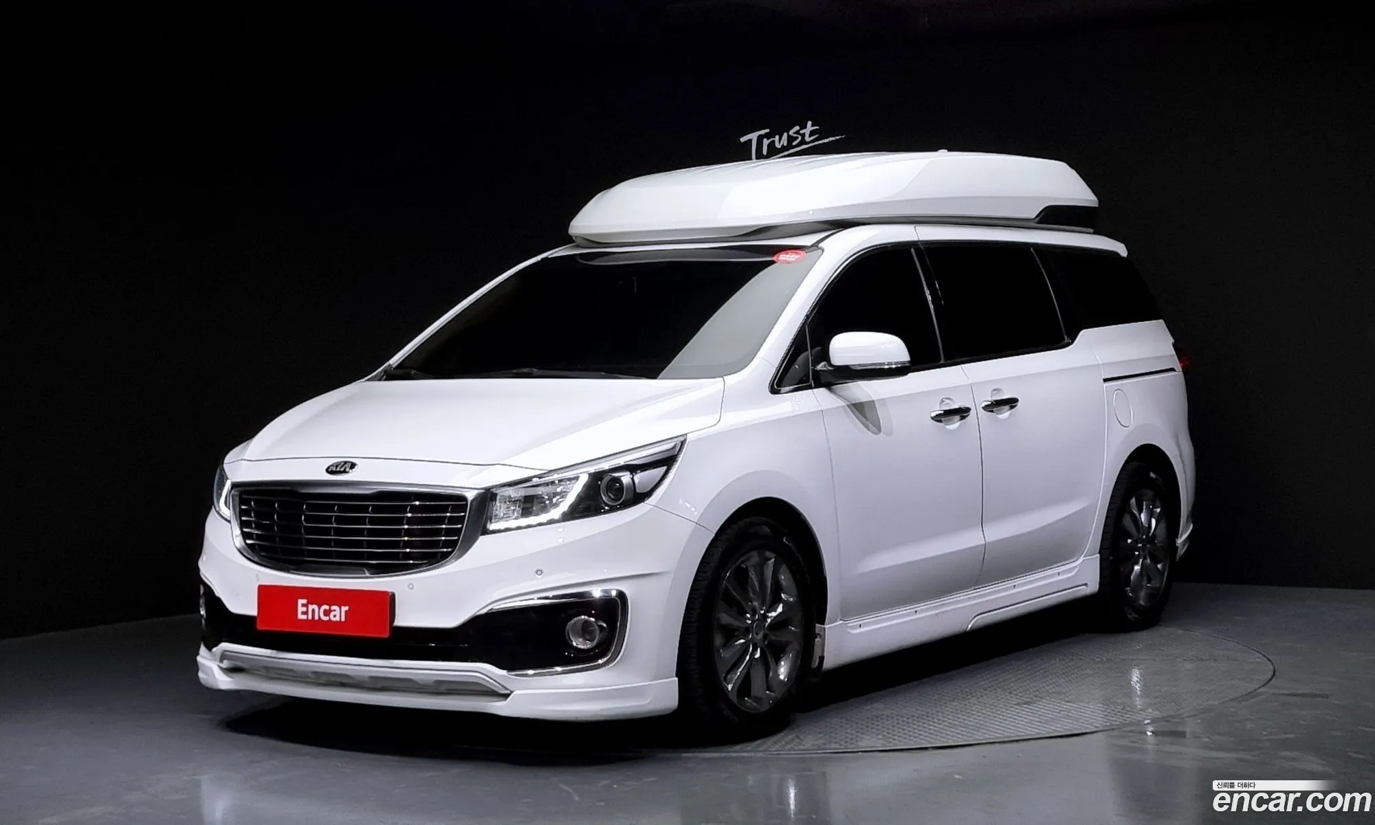 Kia Carnival 9-Seater High Limousine 2018 - фотография 14129879