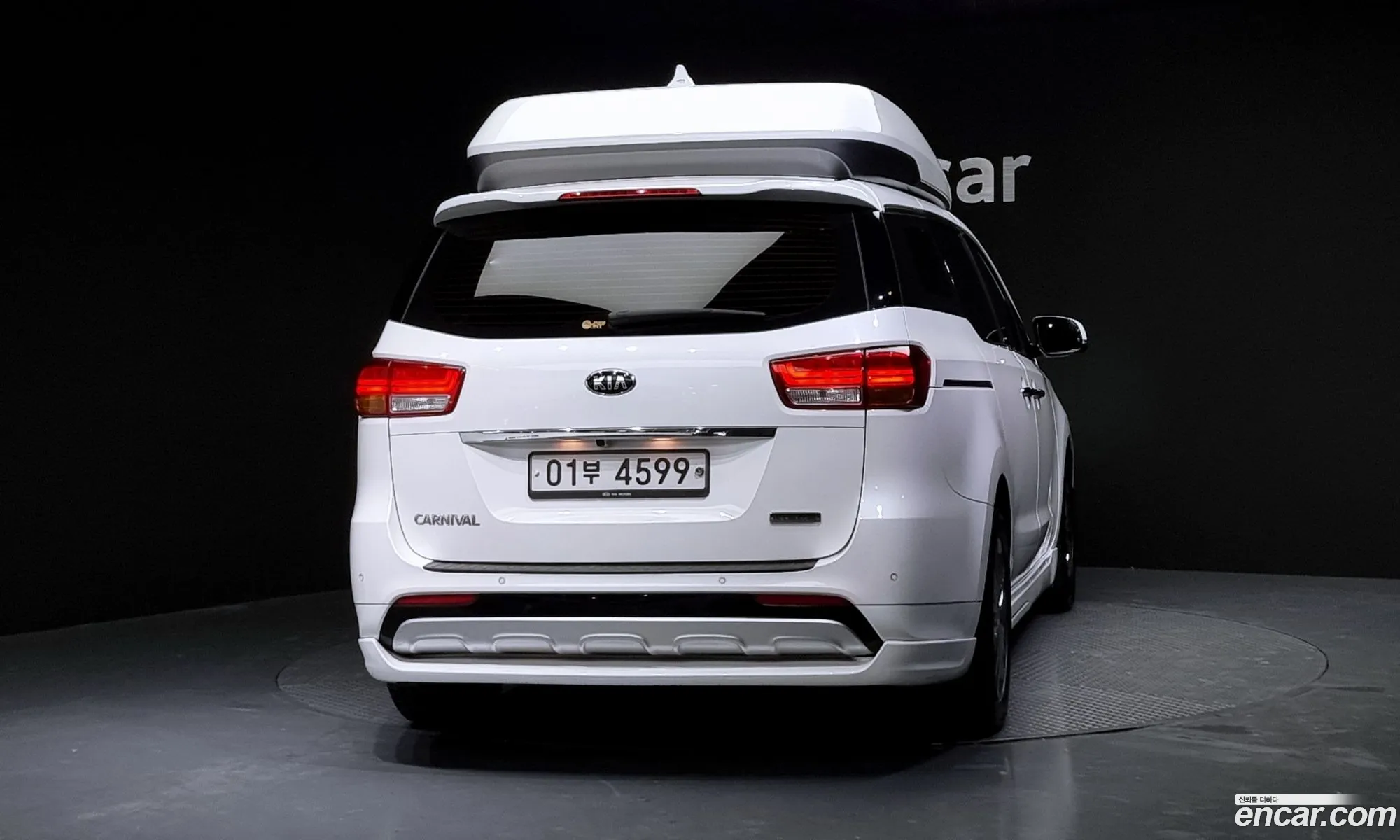 Kia Carnival 9-Seater High Limousine 2018 - фотография 14129884