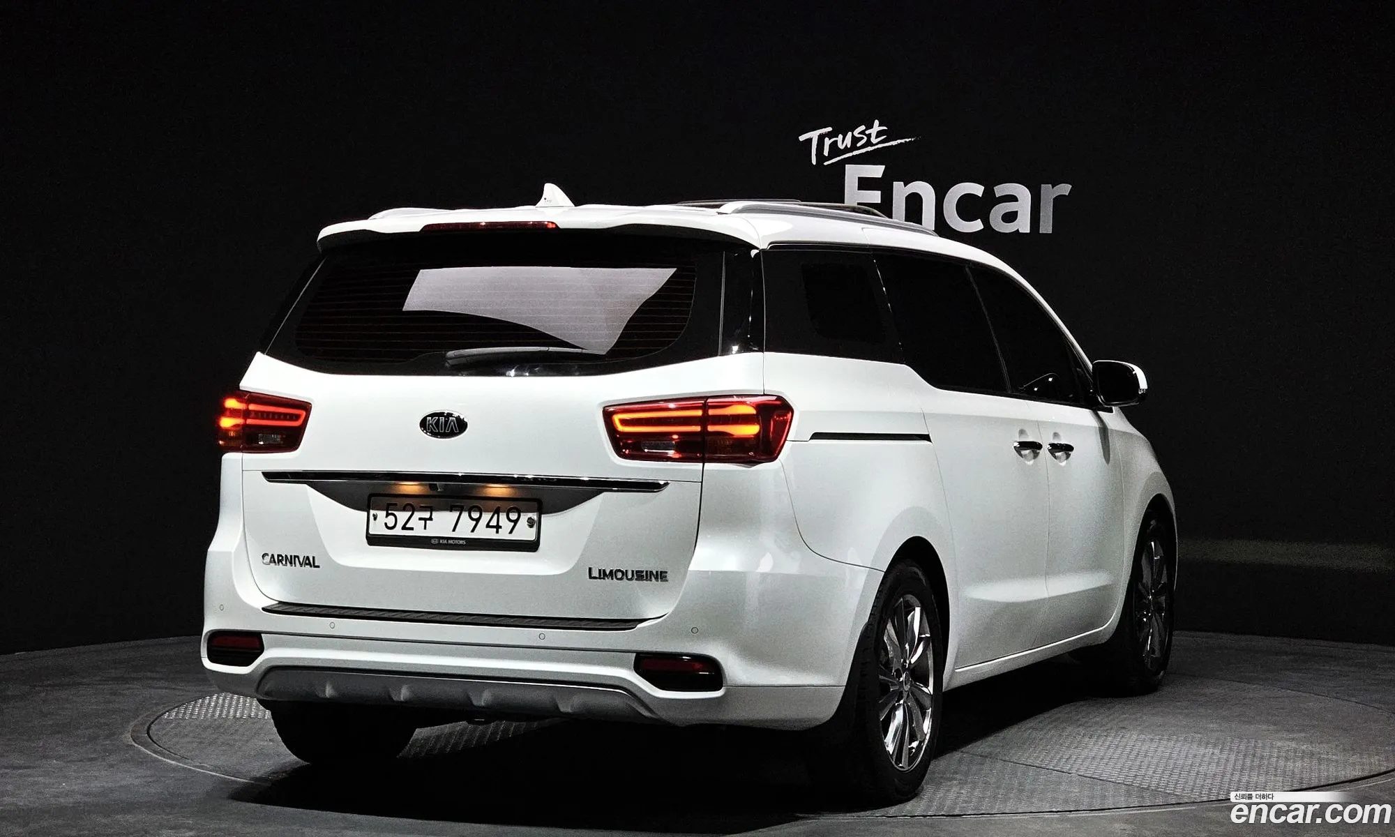 Kia Carnival Iii 7-Seater Limousine 2019 - фотография 15792556