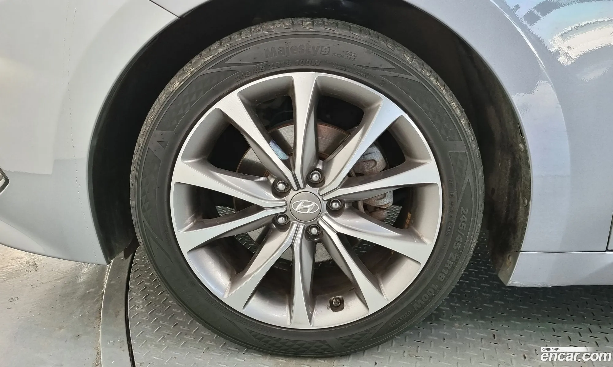 Hyundai Grandeur V Hg240 Modern 2015 - фотография 19479341