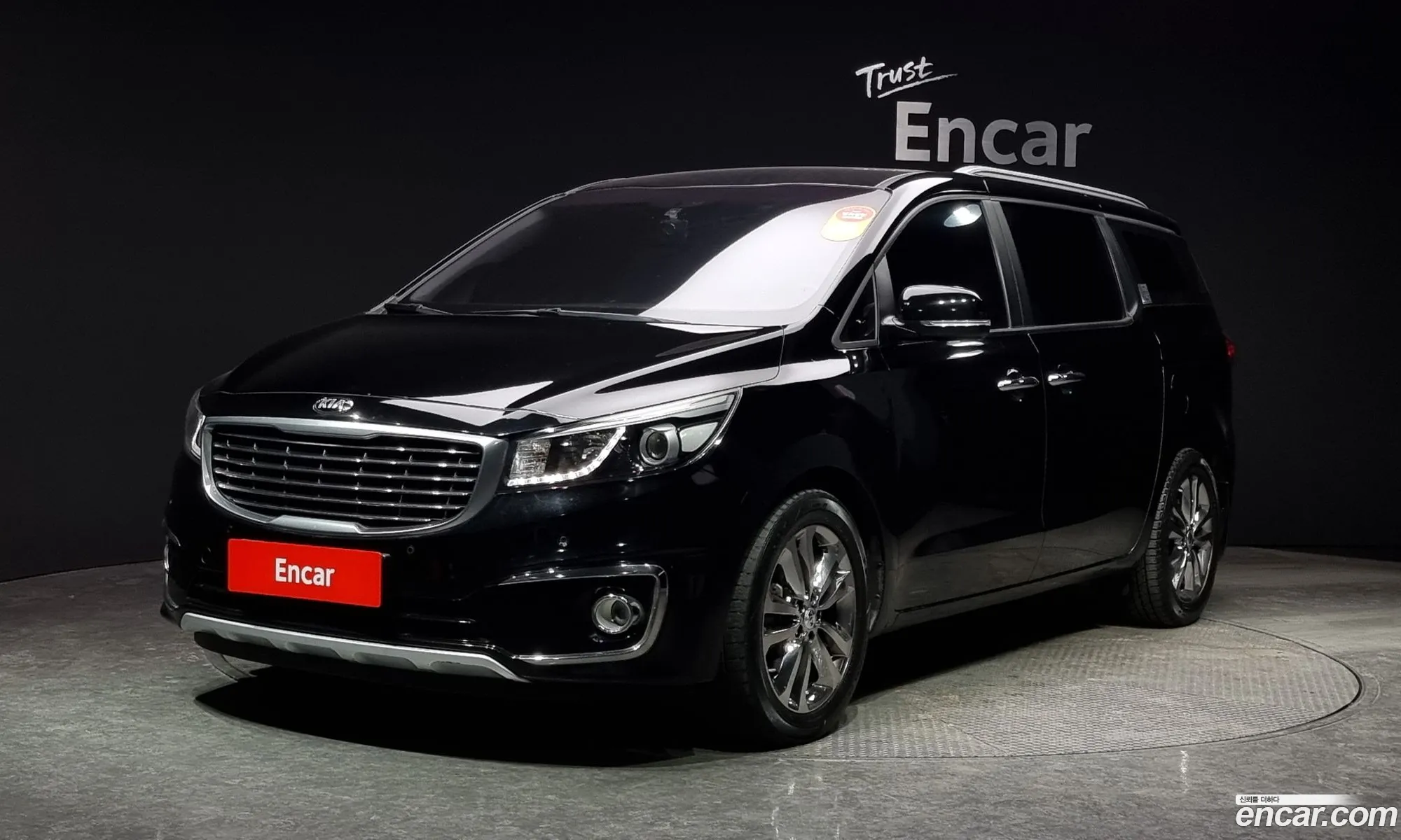 Kia Carnival 9-Seater Prestige 2016 - фотография 13199309