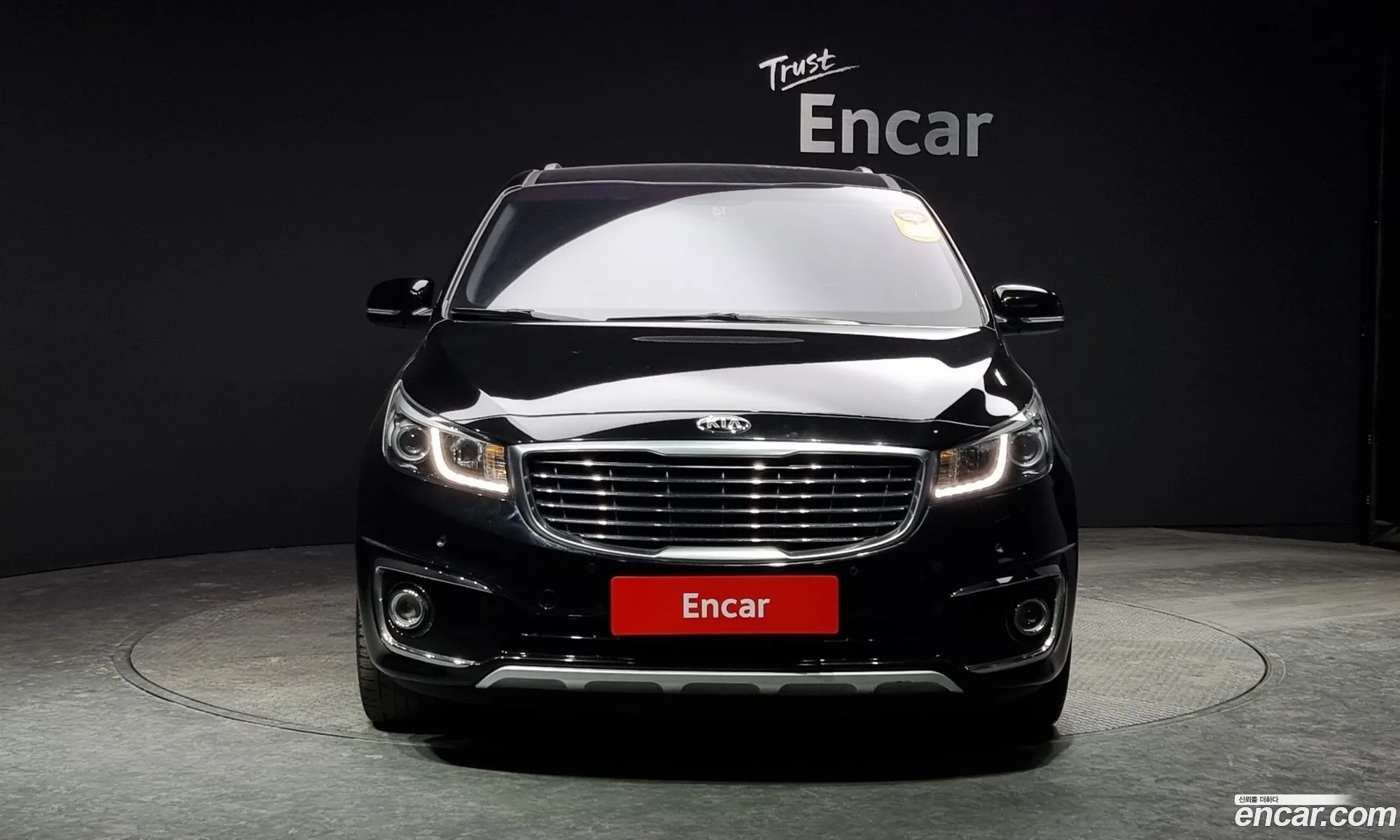 Kia Carnival 9-Seater Prestige 2016 - фотография 13199311