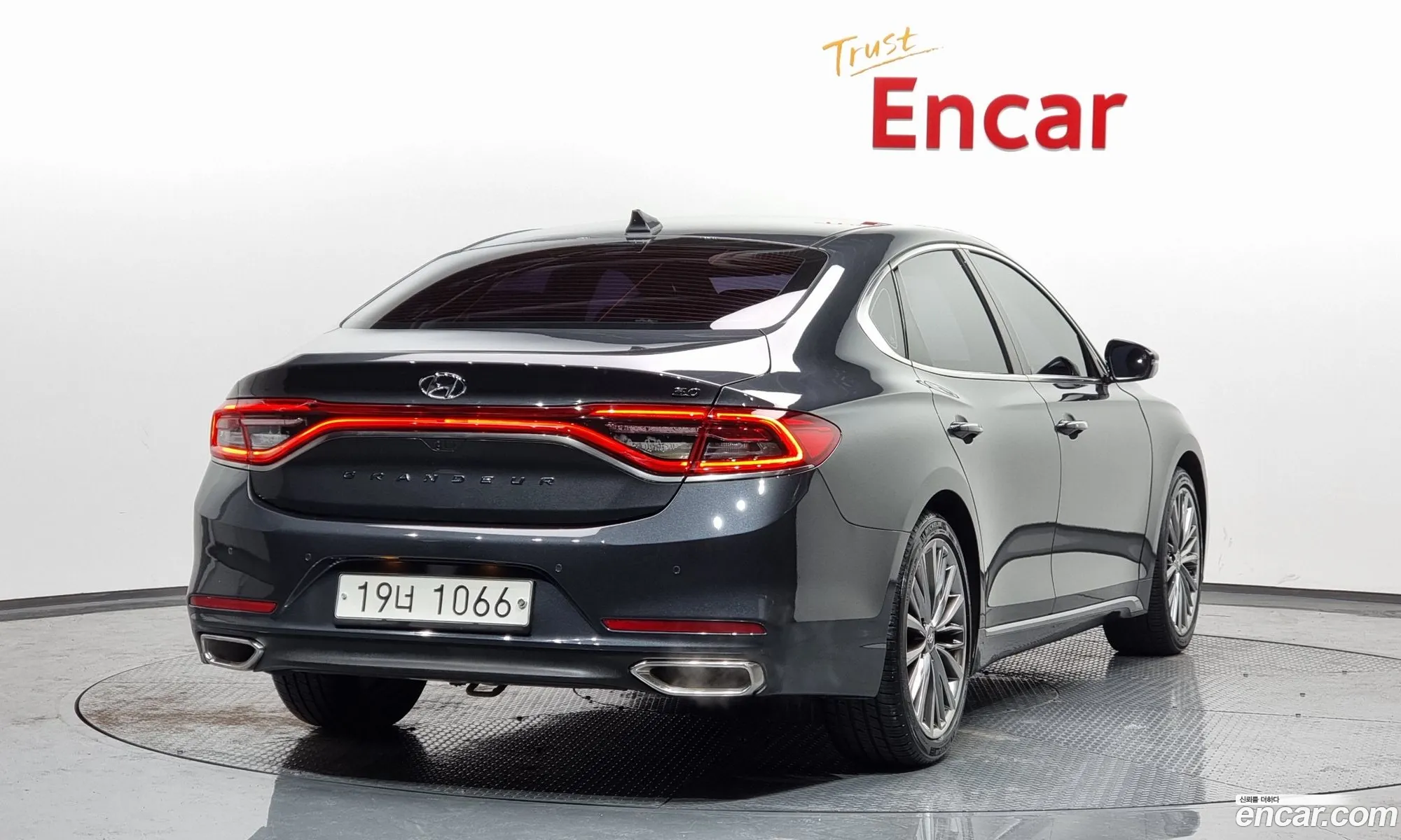 Hyundai Grandeur 30 Exclusive 2017 - фотография 12060810