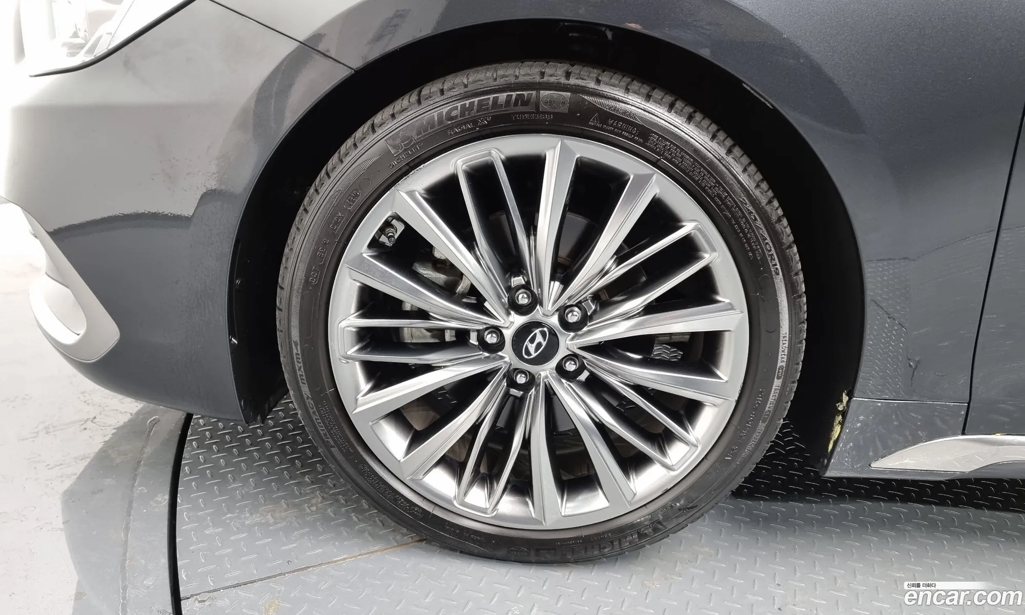 Hyundai Grandeur 30 Exclusive 2017 - фотография 12060813