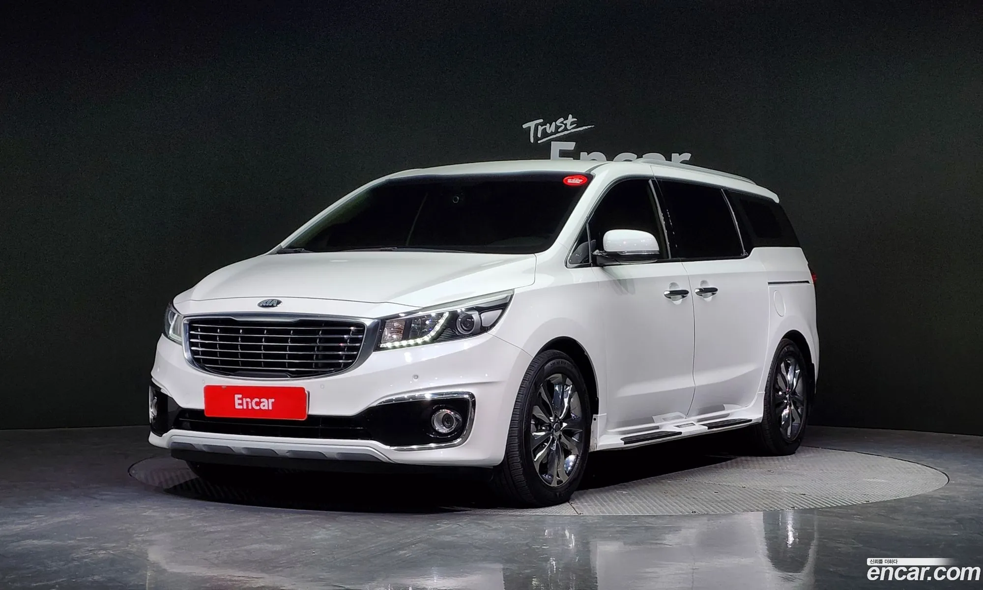 Kia Carnival 9-Seater Prestige 2017 - фотография 19434122