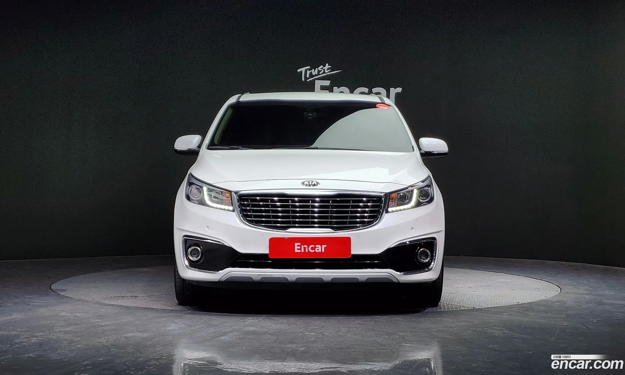 Kia Carnival 9-Seater Prestige 2017 - фотография 19434125