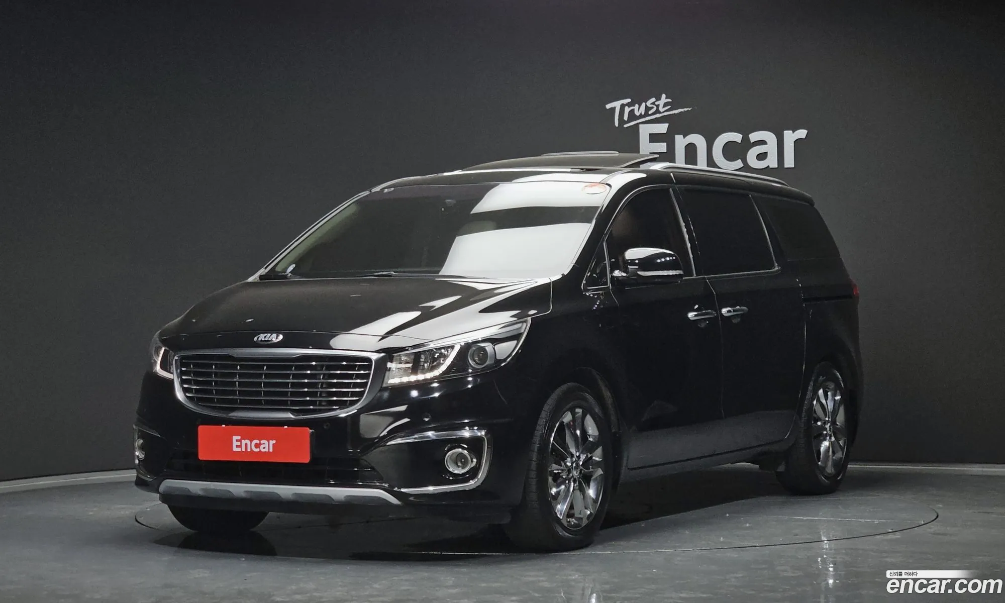 Kia Carnival 9-Seater Prestige 2016 - фотография 12550949