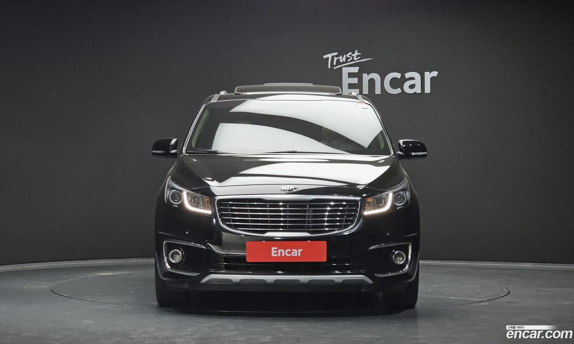 Kia Carnival 9-Seater Prestige 2016 - фотография 12550951