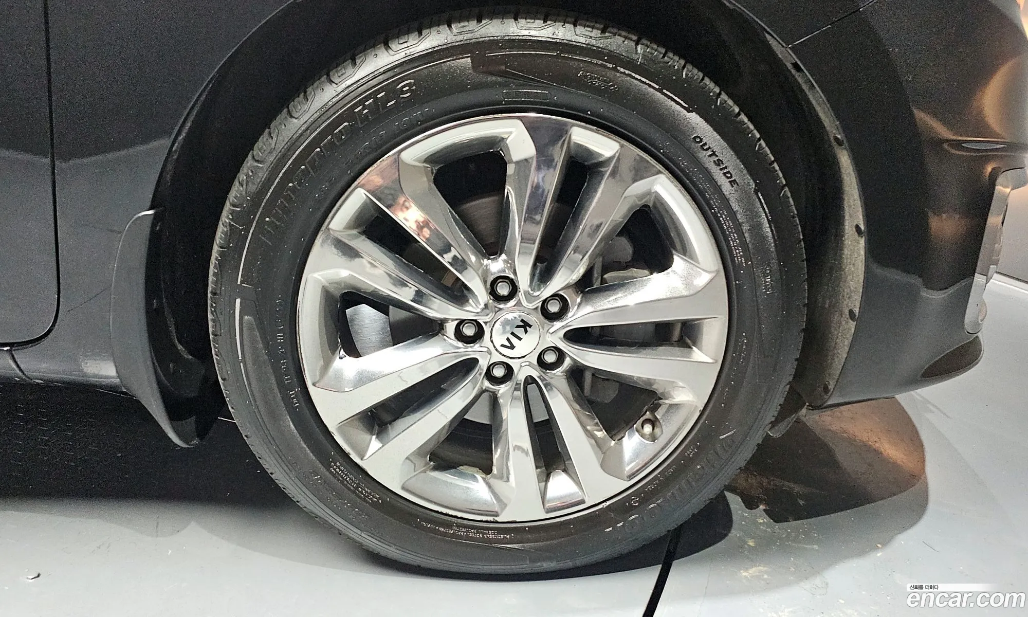Kia Carnival 9-Seater Prestige 2016 - фотография 12550953