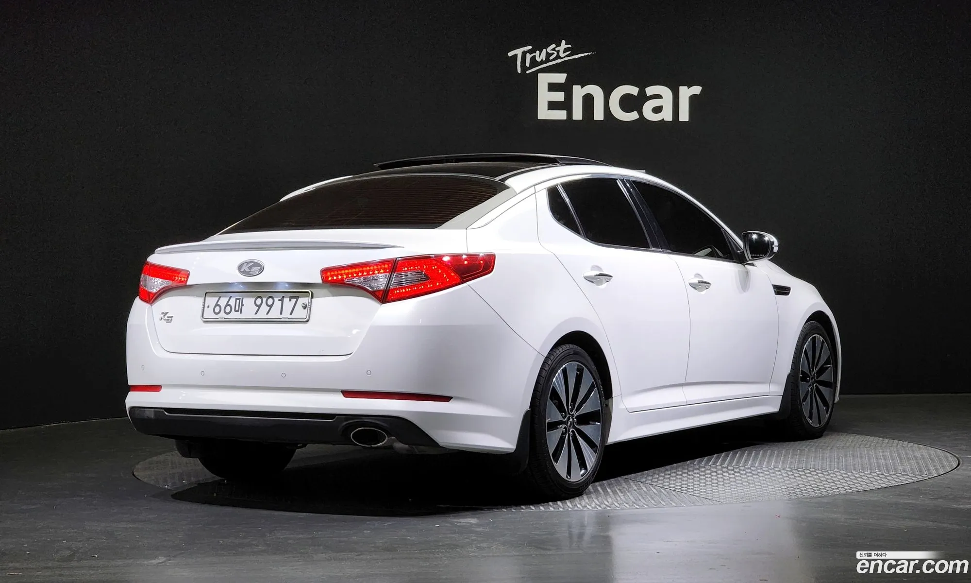 Kia K5 I 20 Prestige 2011 - фотография 11812835