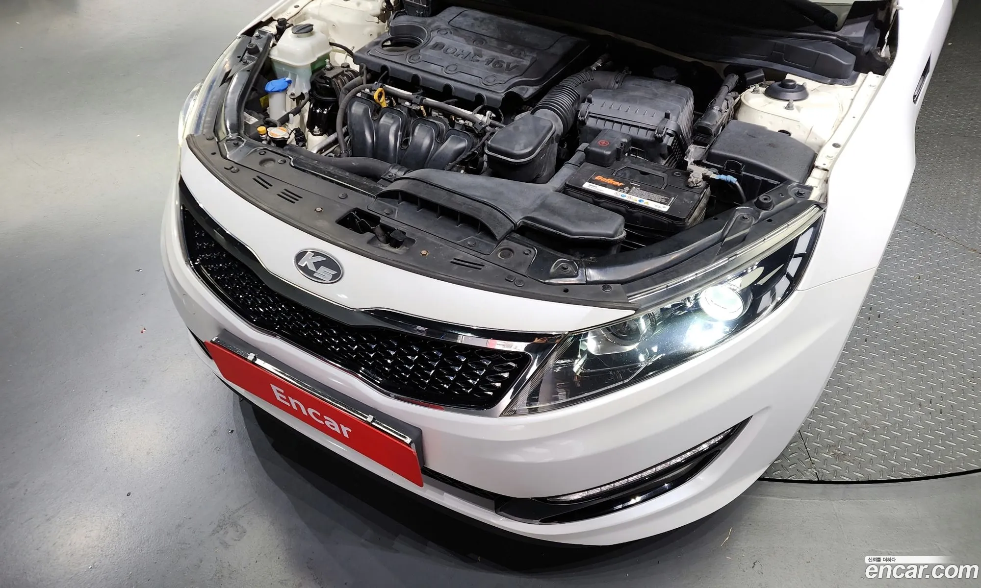 Kia K5 I 20 Prestige 2011 - фотография 11812839