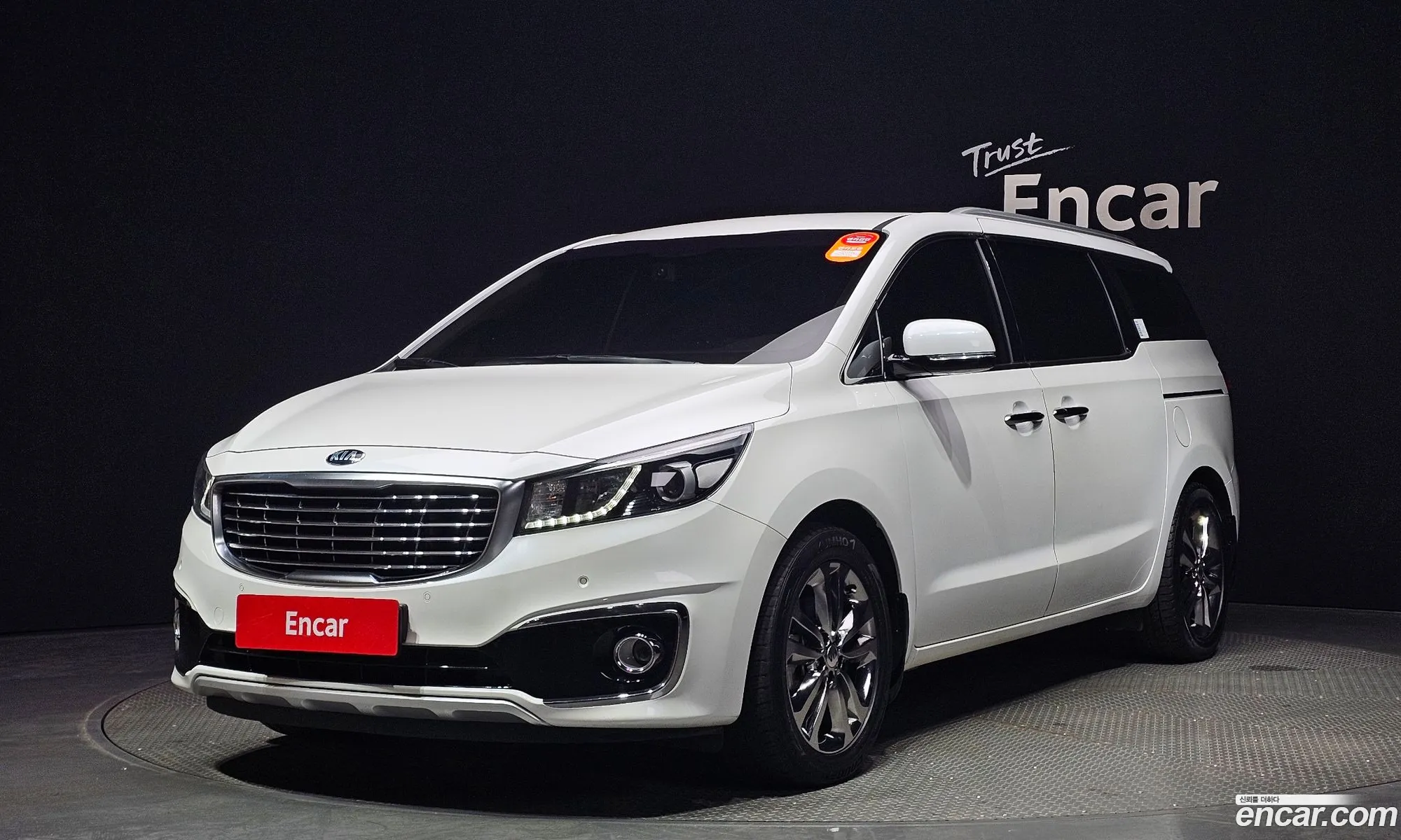 Kia Carnival 9-Seater Prestige 2017 - фотография 19688225