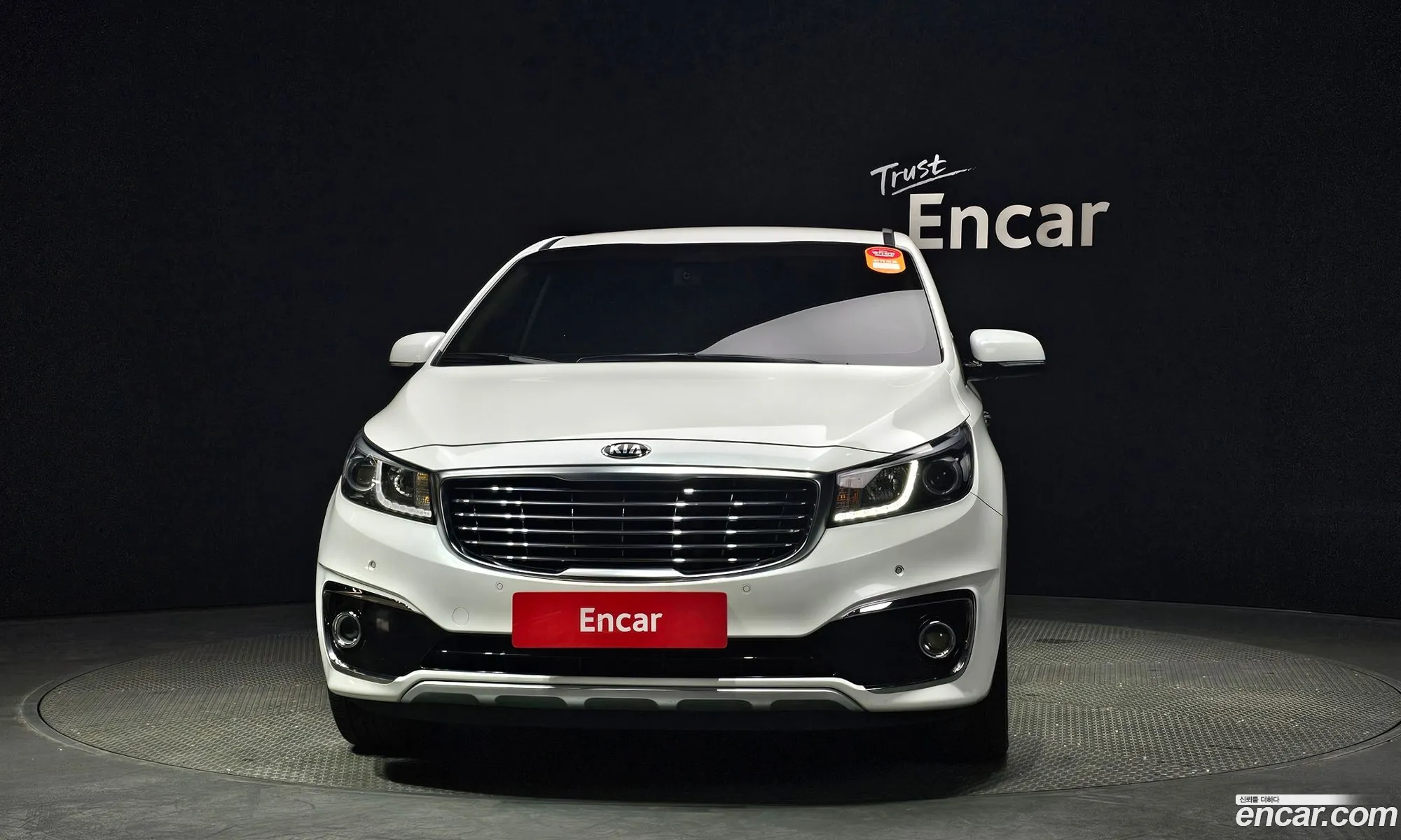 Kia Carnival 9-Seater Prestige 2017 - фотография 19688227