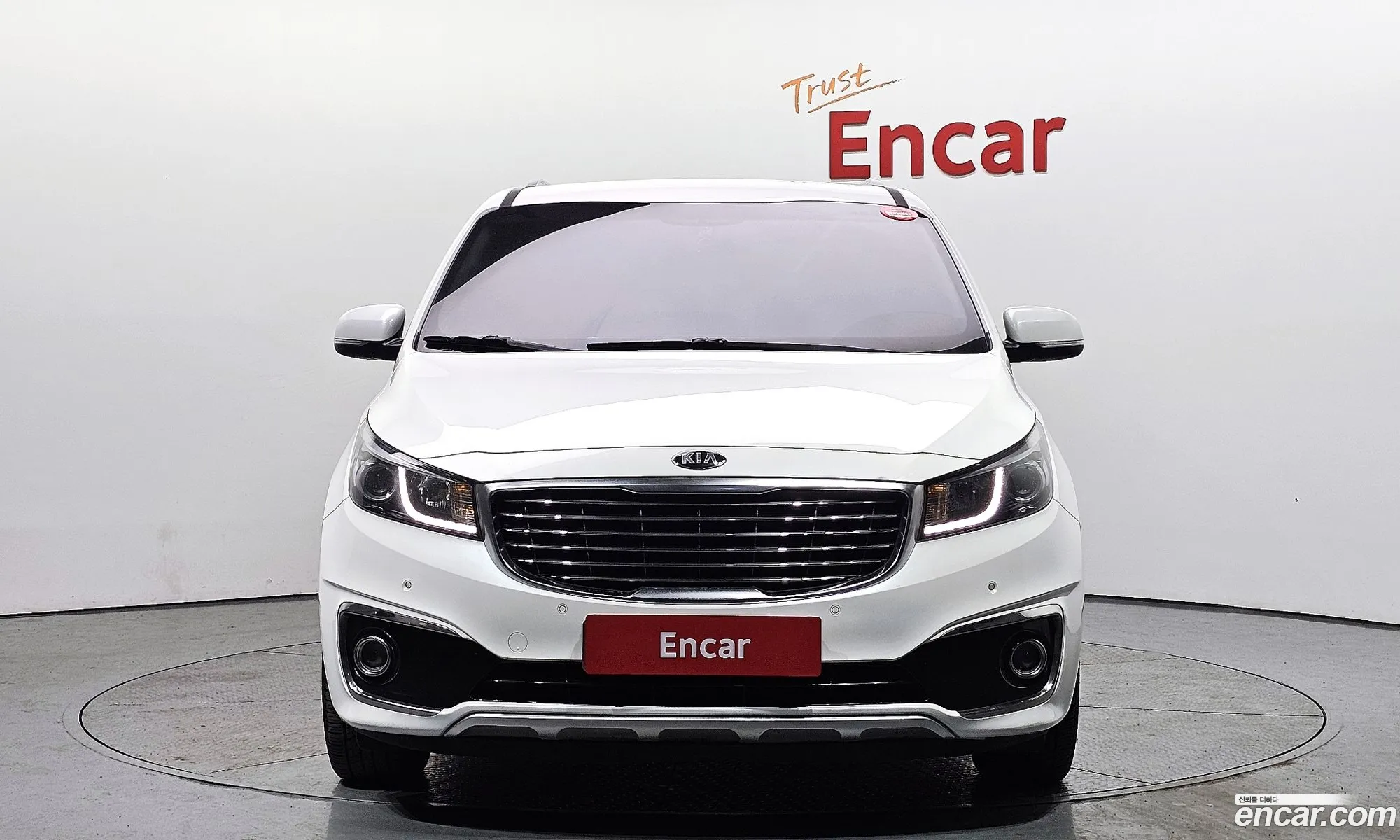 Kia Carnival 9-Seater Luxury 2016 - фотография 15906224