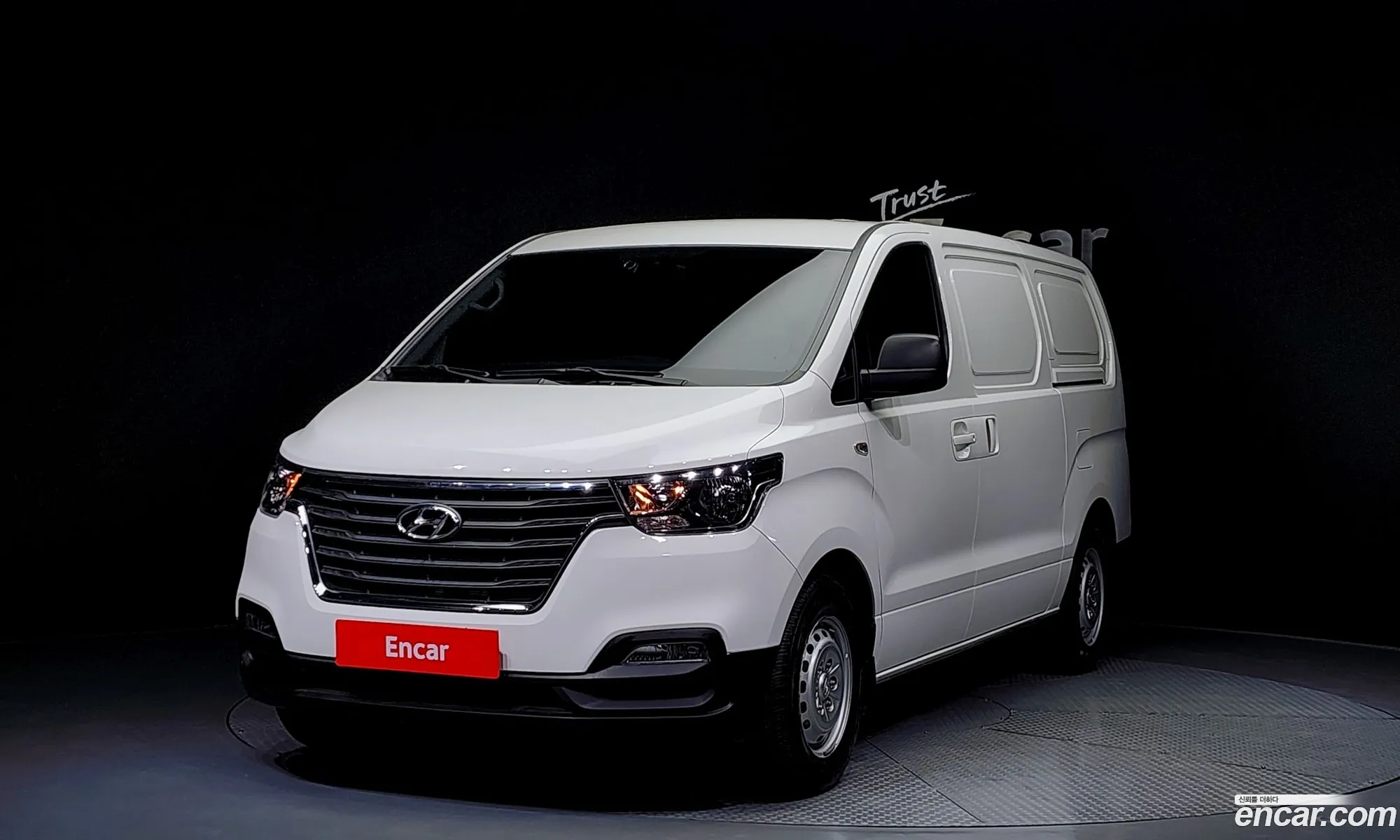 The New Grand Starex Van 3 -Seater Style - фотография 11238714
