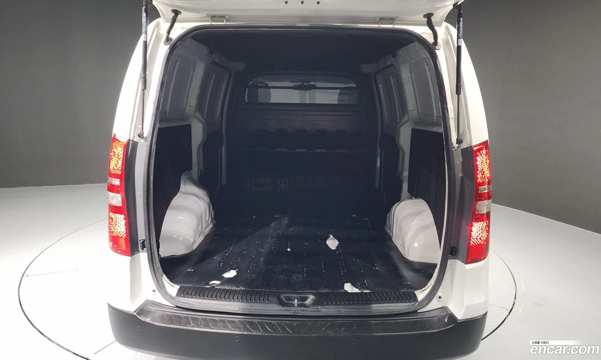 The New Grand Starex Van 3 -Seater Style - фотография 11238715