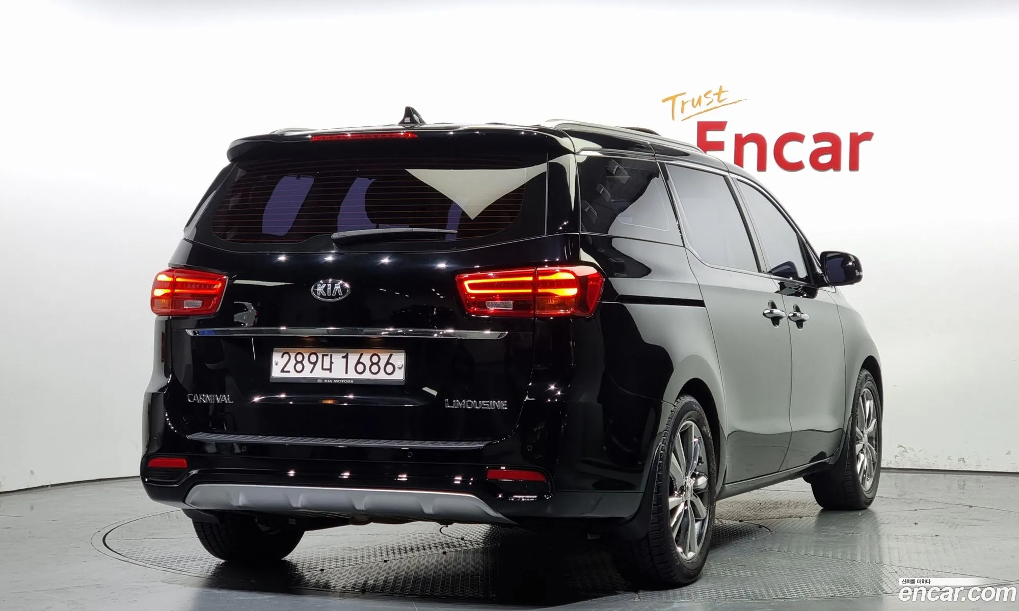 Kia Carnival Iii 7-Seater Limousine 2019 - фотография 11070713