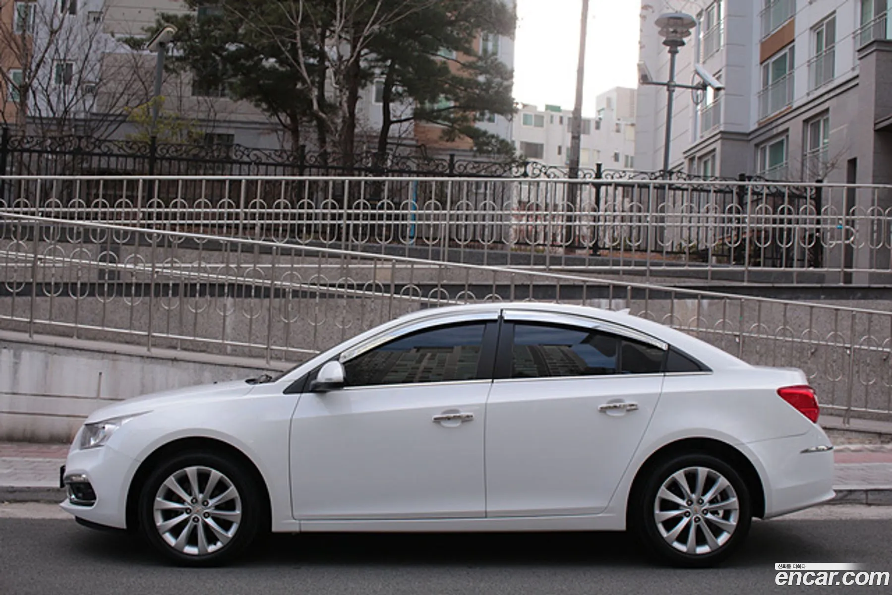Chevrolet Cruze 18 Ltz 2015 - фотография 4716043