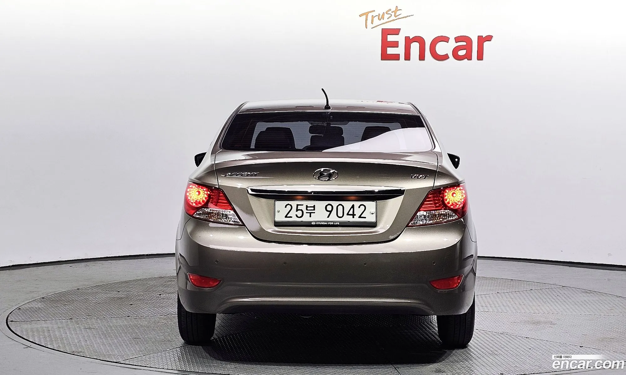 Hyundai Accent New Model 14 Vvt Modern - фотография 12139996