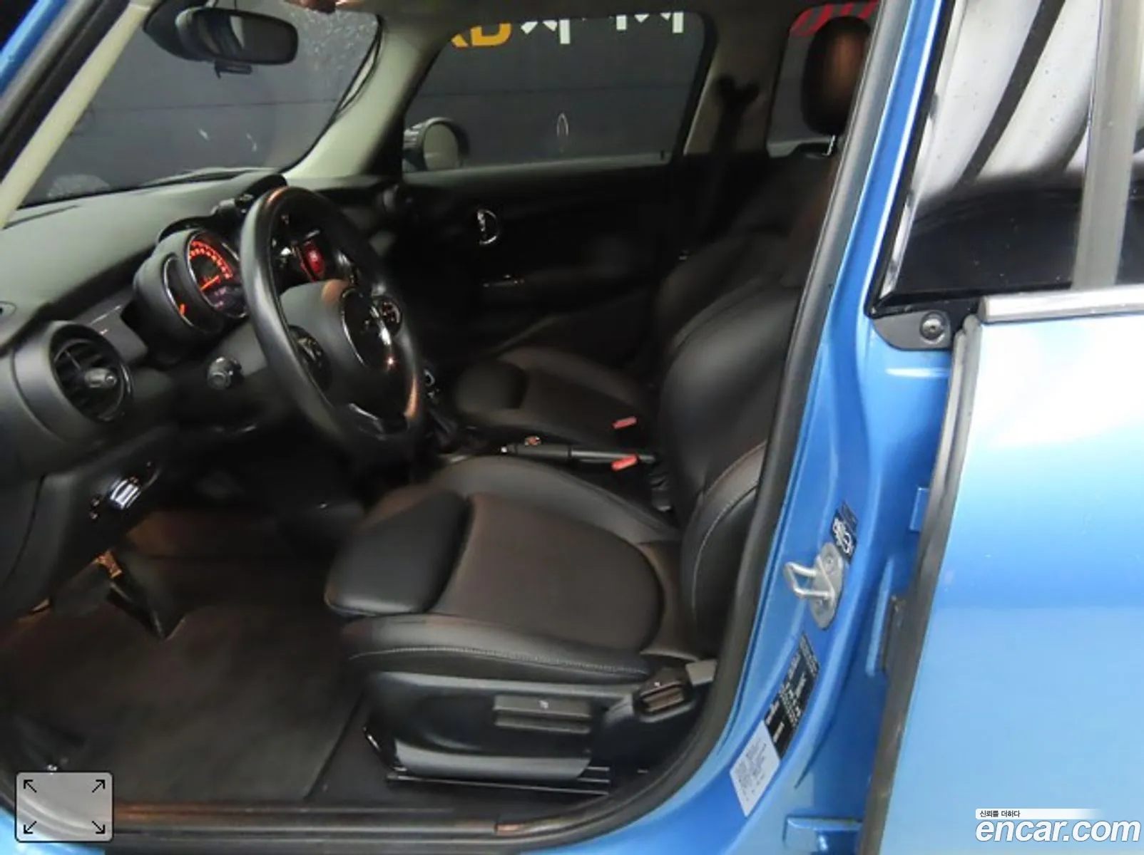 Mini Cooper 5-Door Basic Model 2018 - фотография 4665291