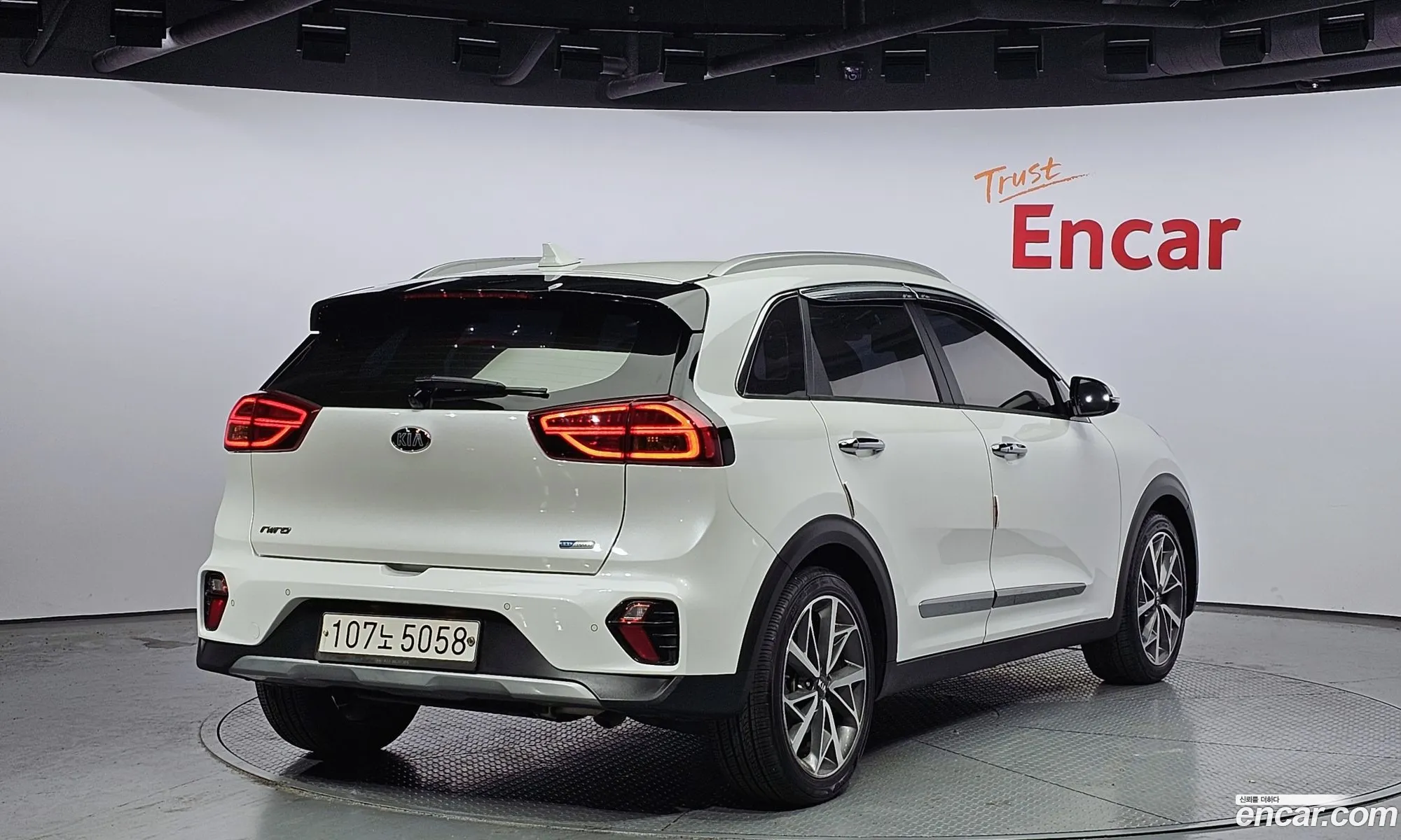 Kia Niro I 16 Hev 2020 - фотография 12445672