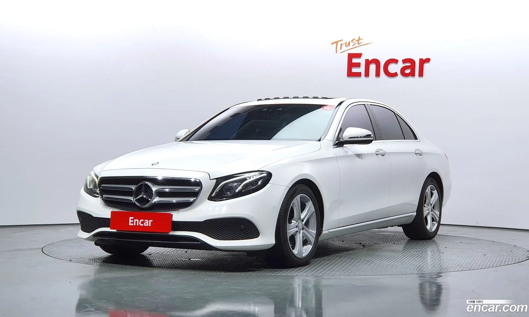 Mercedes-Benz E-Klasse E220D Avant Garde 2017 - фотография 12401488