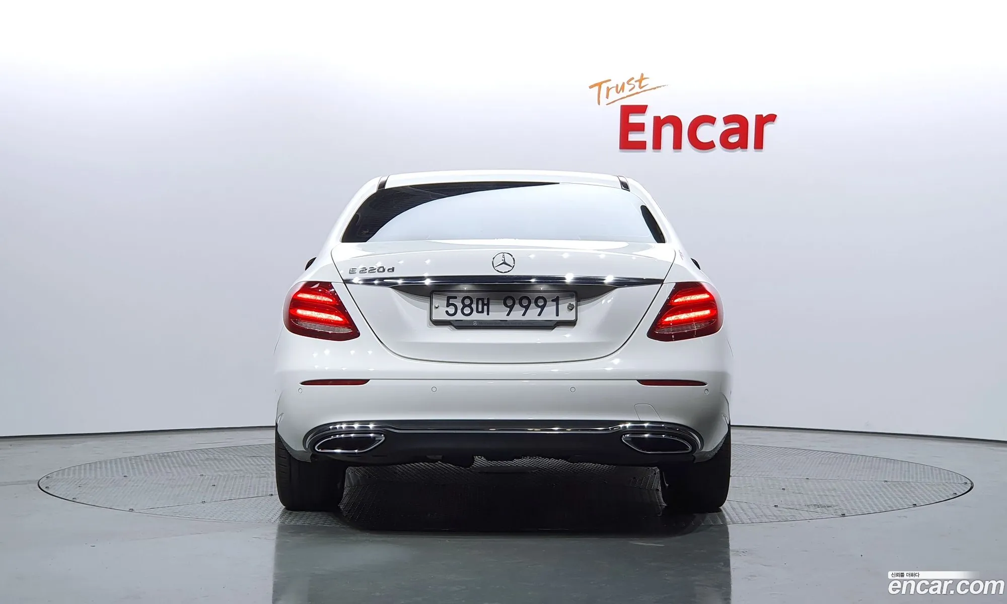 Mercedes-Benz E-Klasse E220D Avant Garde 2017 - фотография 12401491