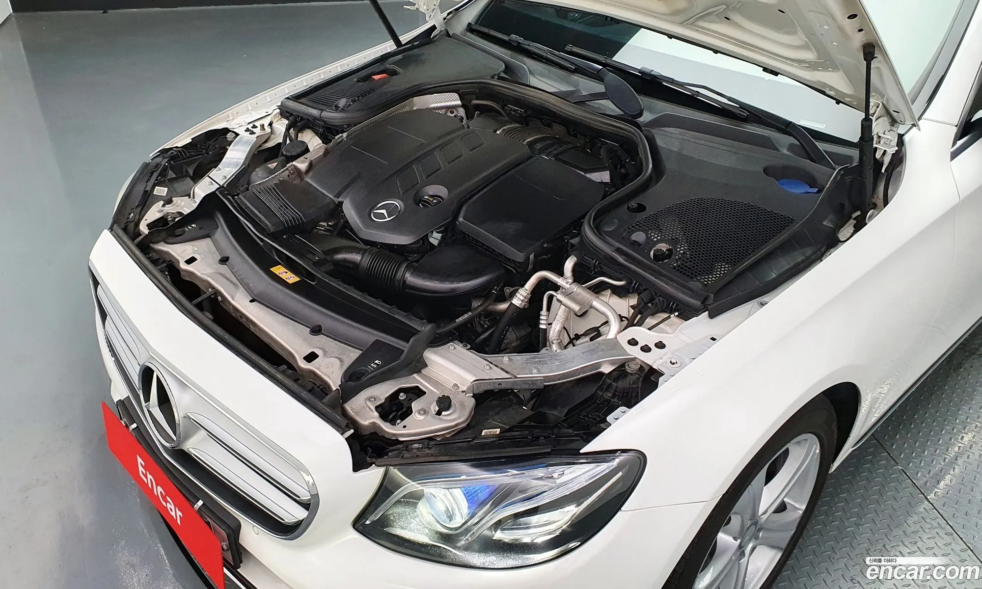 Mercedes-Benz E-Klasse E220D Avant Garde 2017 - фотография 12401493