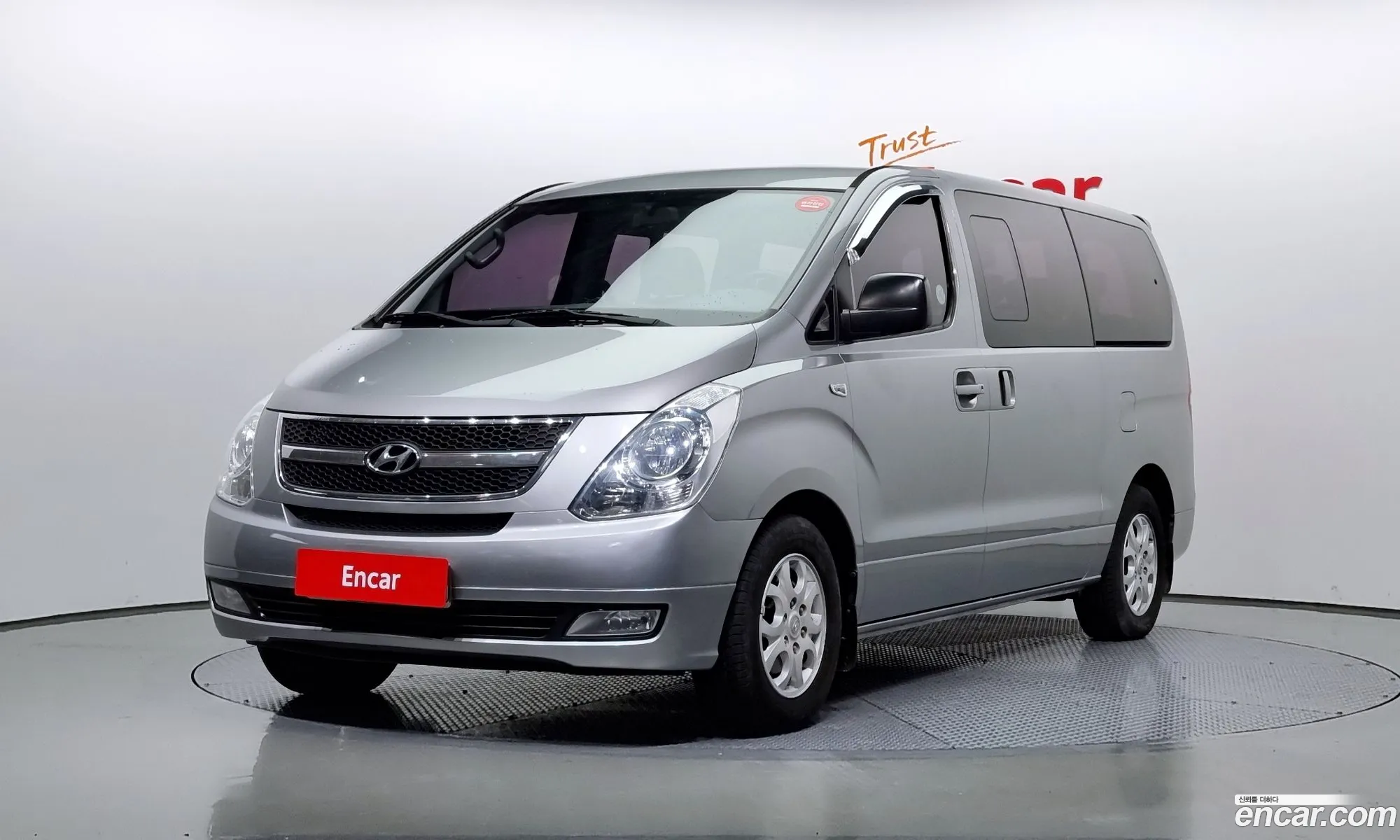 Hyundai Starex 12-Seater Wagon 2011 - фотография 12761020