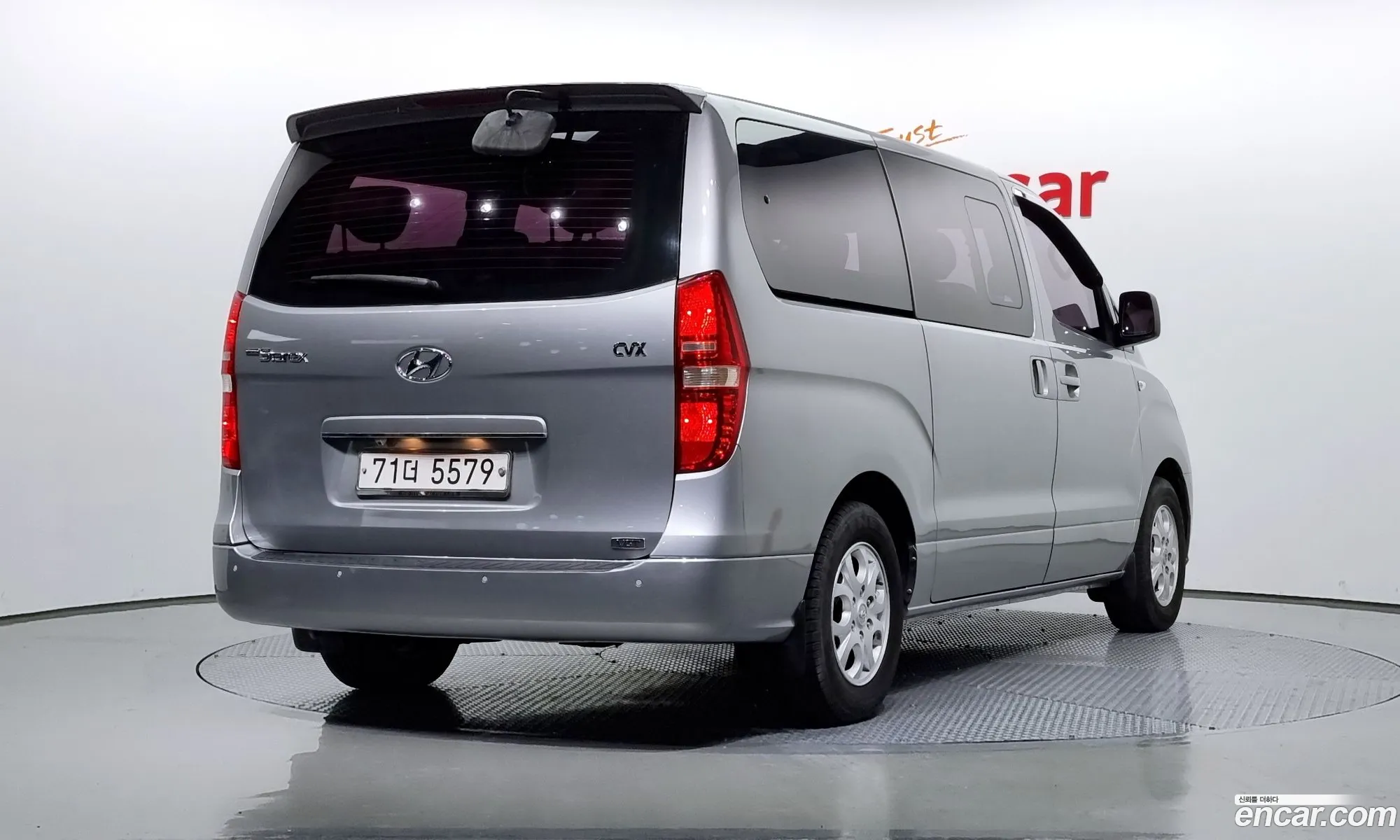 Hyundai Starex 12-Seater Wagon 2011 - фотография 12761021