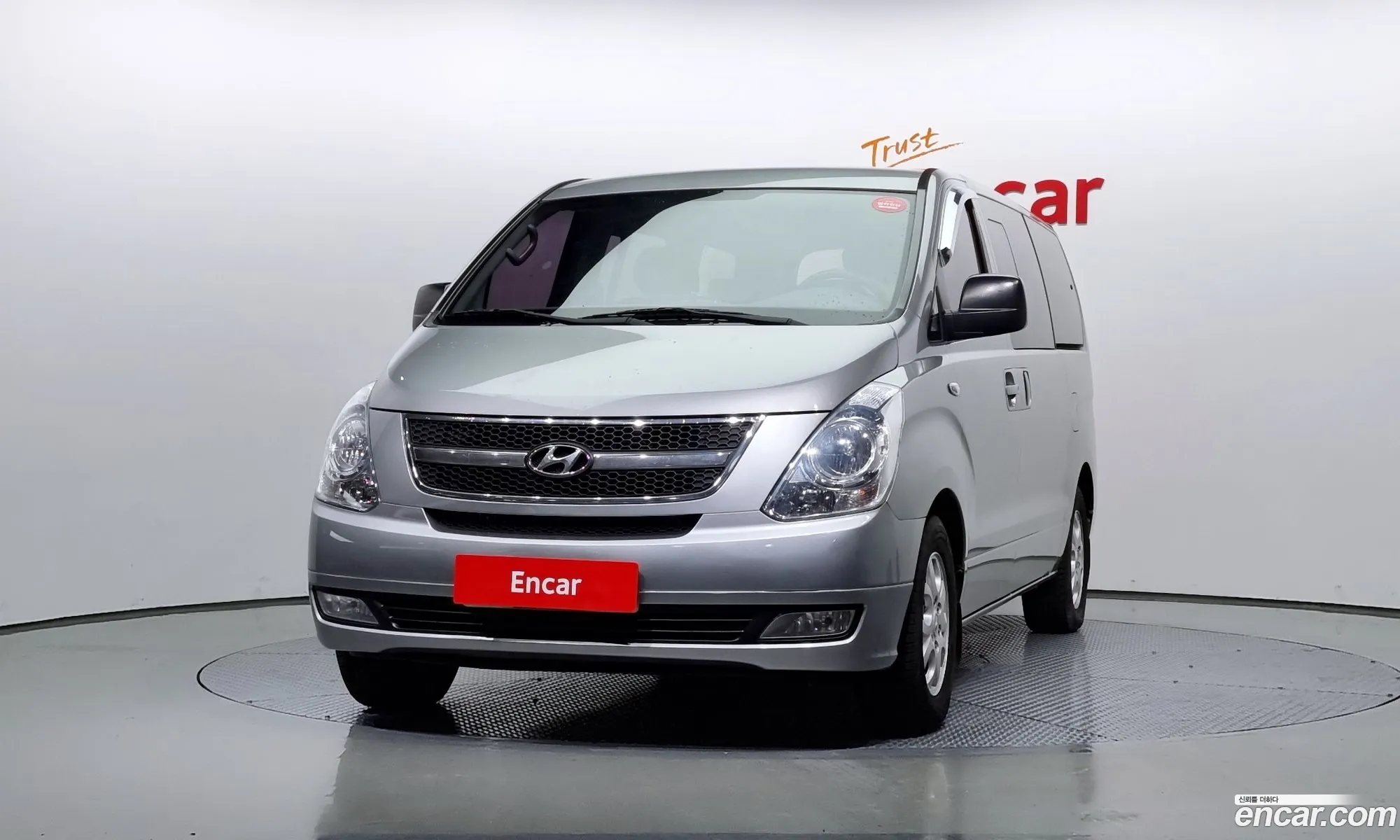 Hyundai Starex 12-Seater Wagon 2011 - фотография 12761022