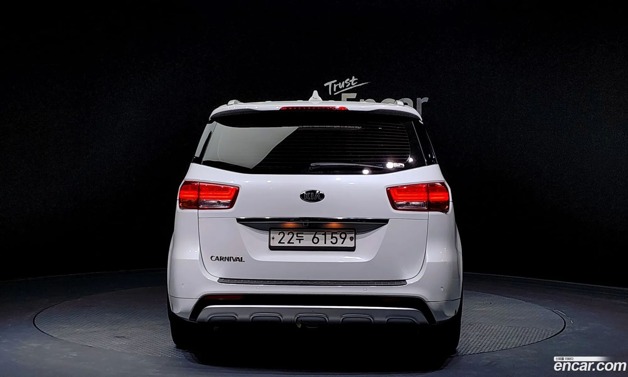 Kia Carnival 9-Seater Noblesse Special 2018 - фотография 13565677