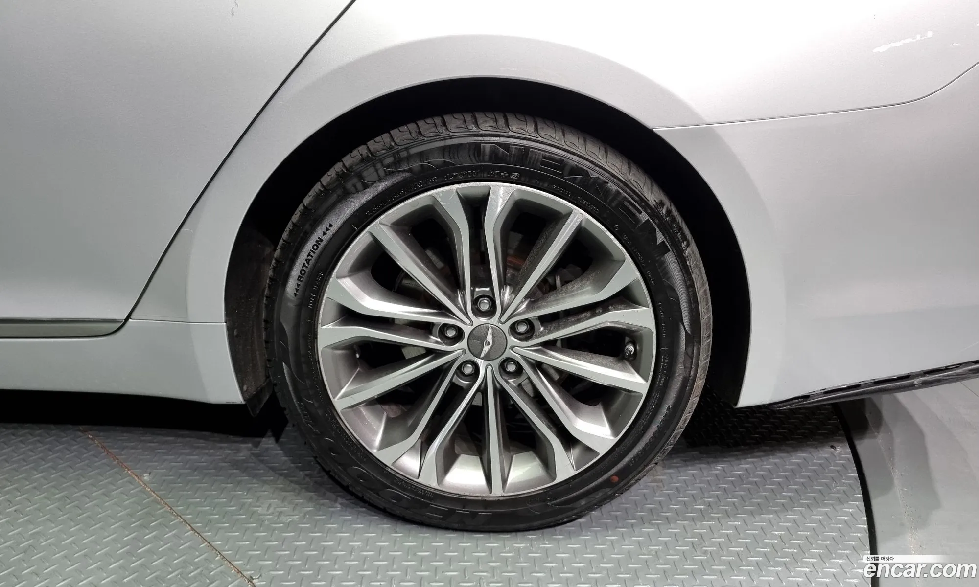 Hyundai Genesis Ii G330 Premium Awd 2015 - фотография 15997187