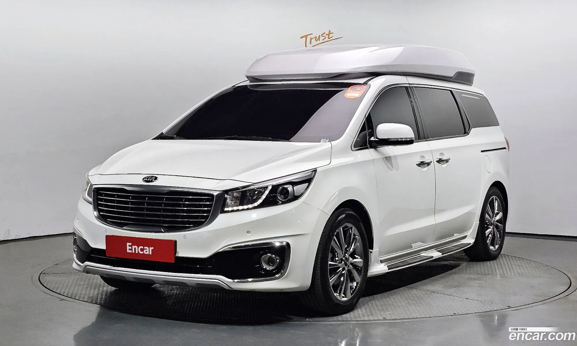 Kia Carnival 9-Seater High Limousine 2015 - фотография 19021229