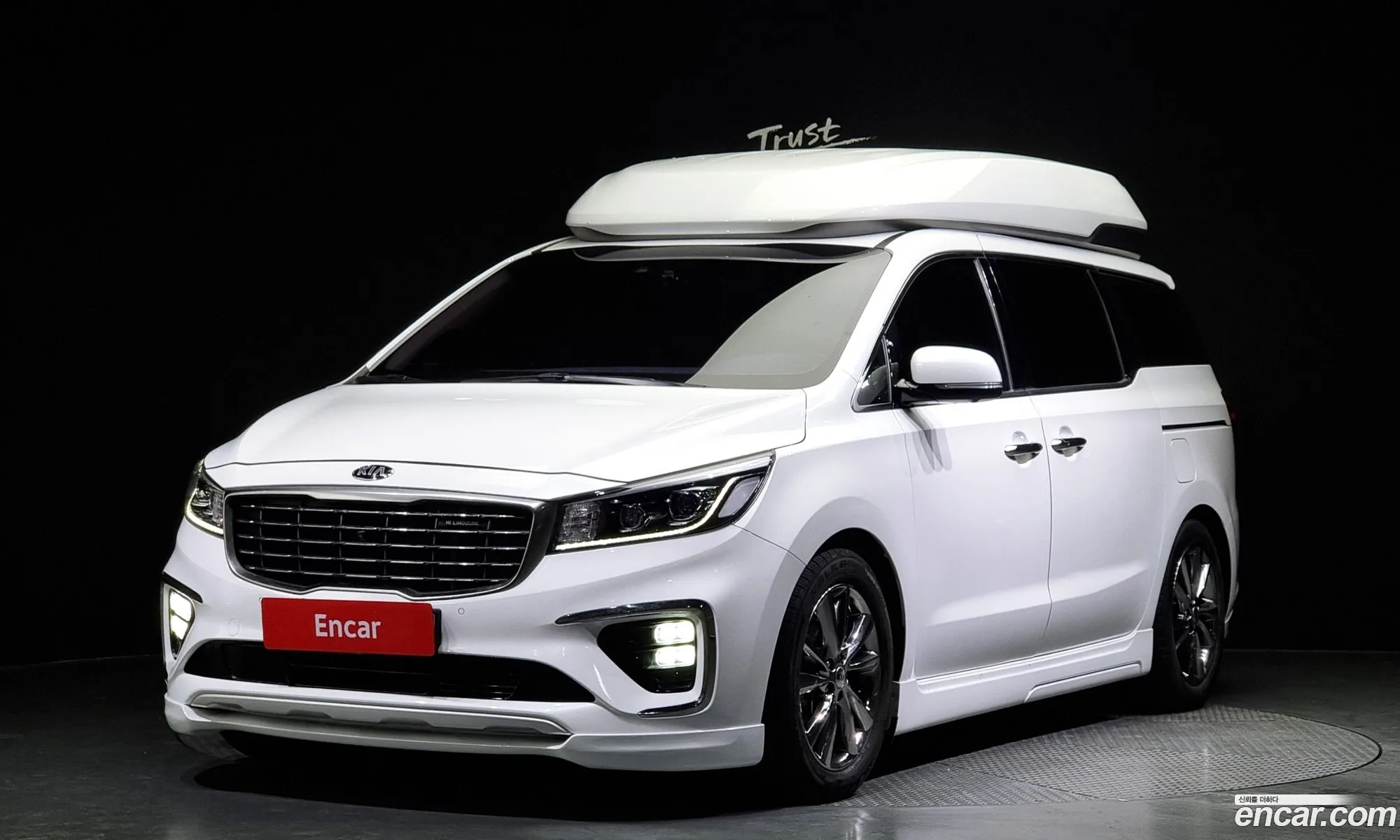 Kia Carnival 9-Seater High Limousine 2020 - фотография 14204577