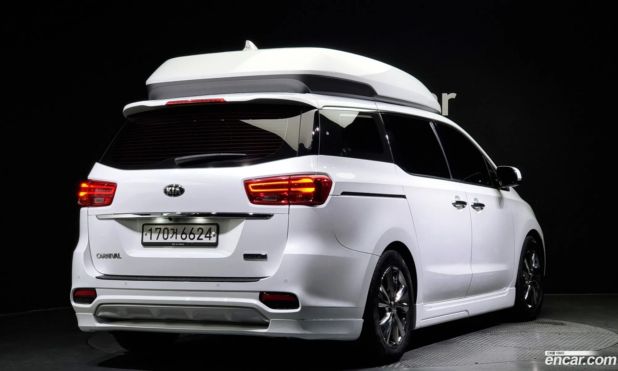 Kia Carnival 9-Seater High Limousine 2020 - фотография 14204578