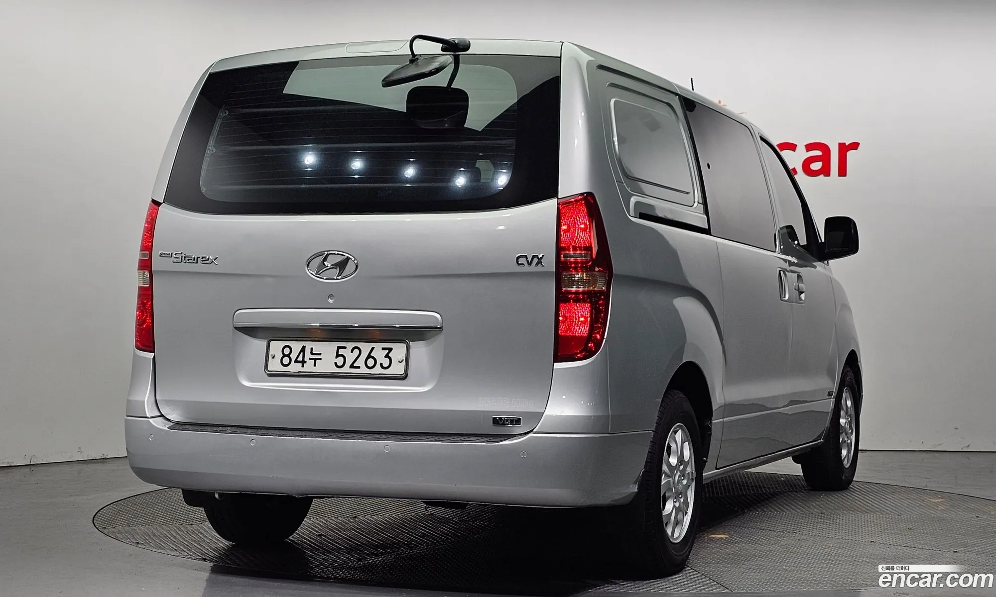 Hyundai Starex 5-Seater Van 2009 - фотография 11493573